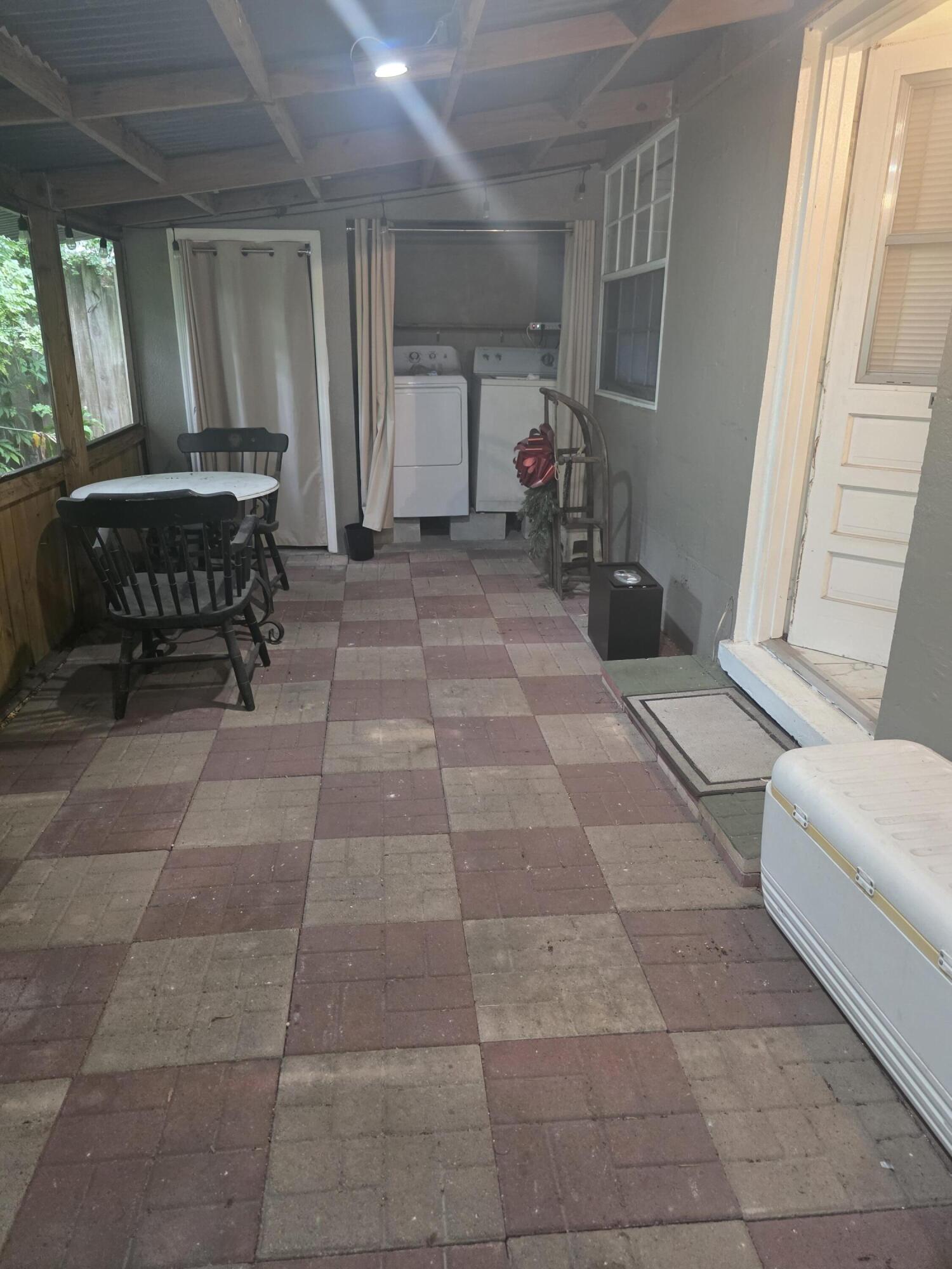 Cottage Screened in Porch