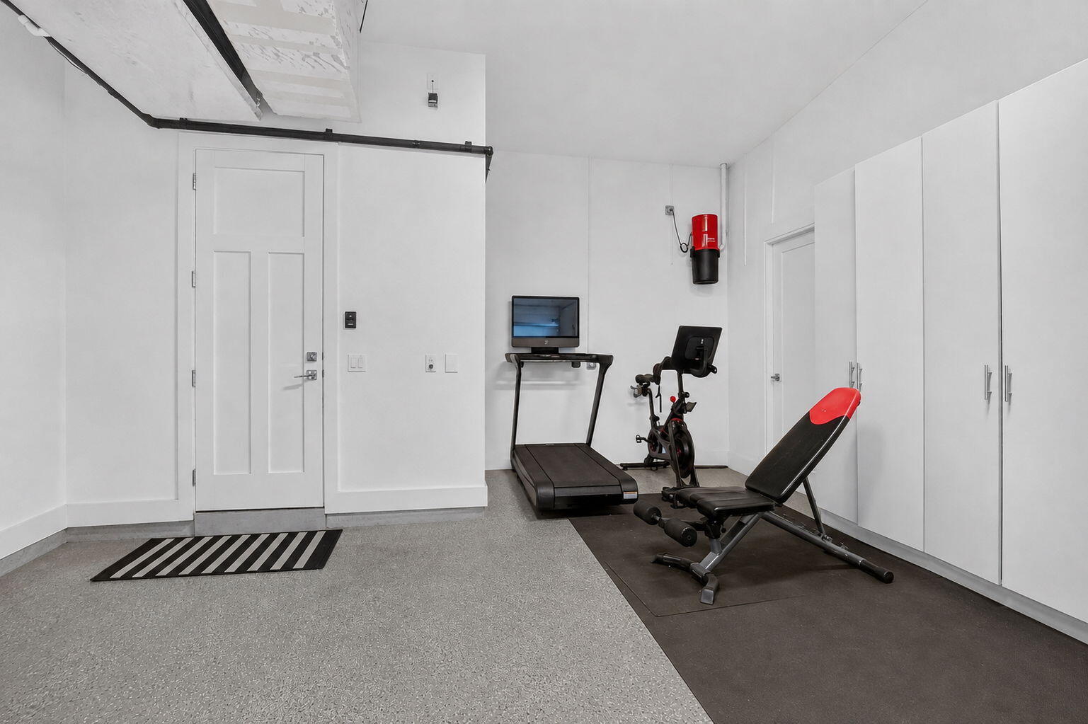 X LARGE GARAGE WITH HIGH CEILINGS