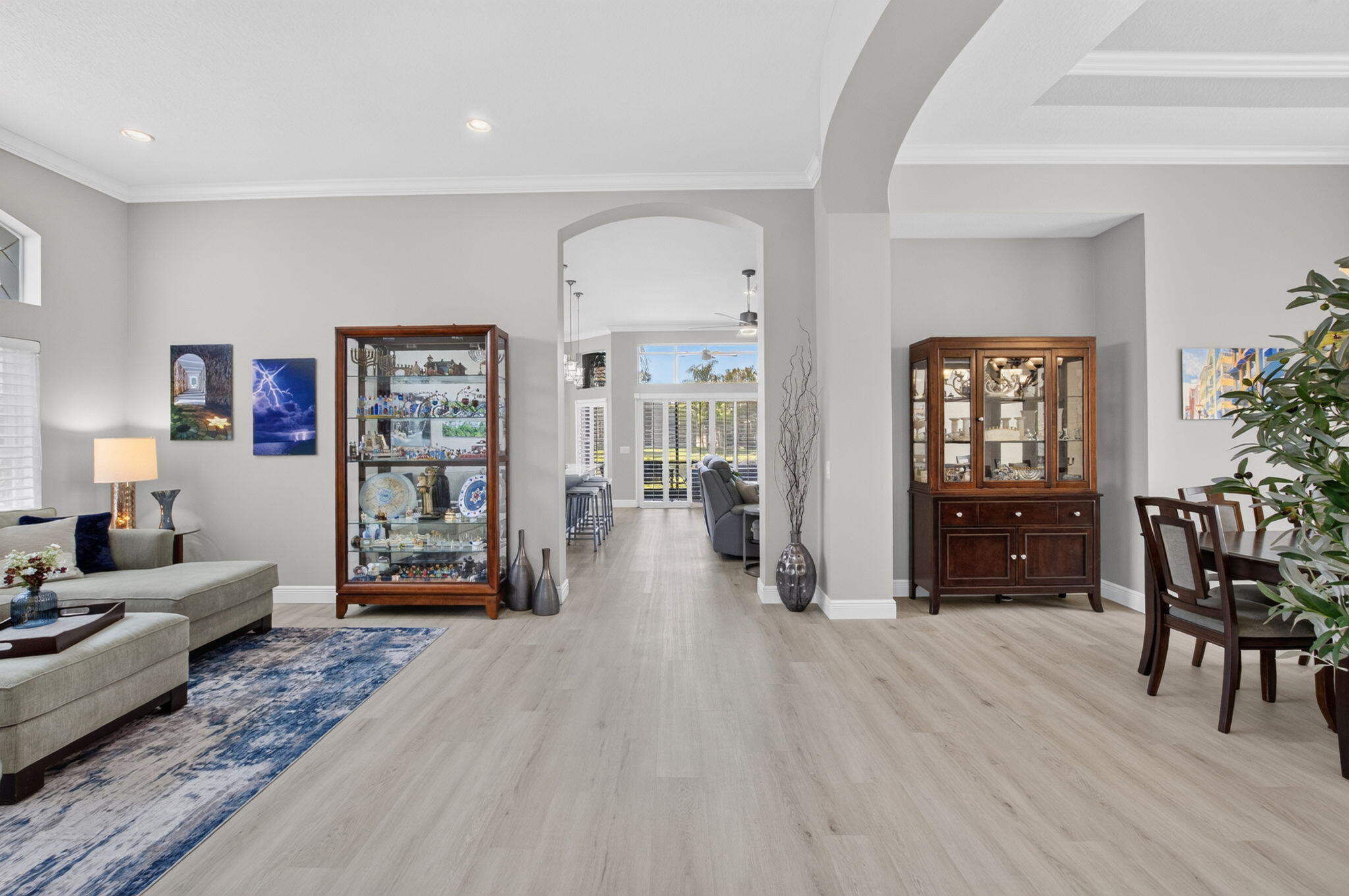 ENTRYWAY/LIVING ROOM/DINING ROOM