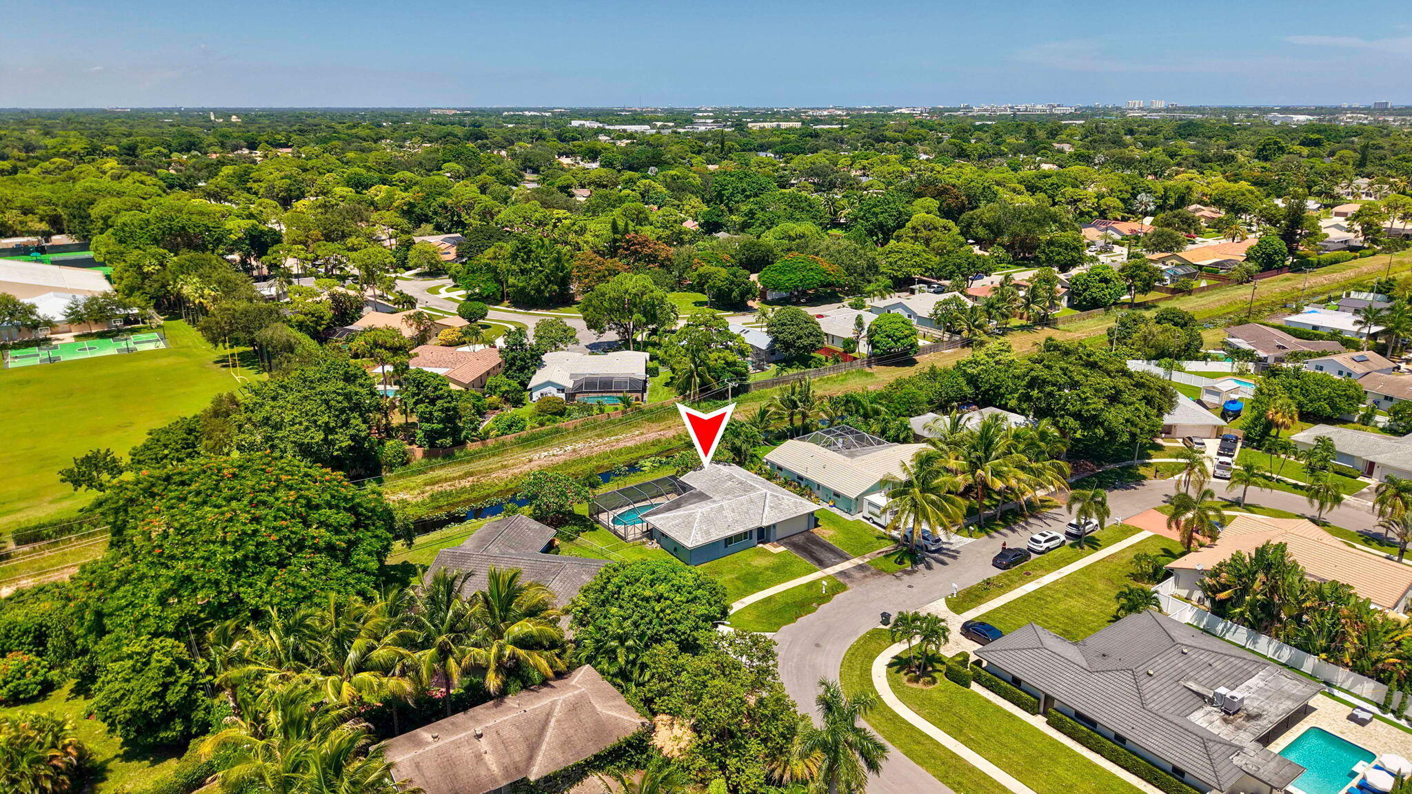 25_Aerial_Home_and_Neighborhood