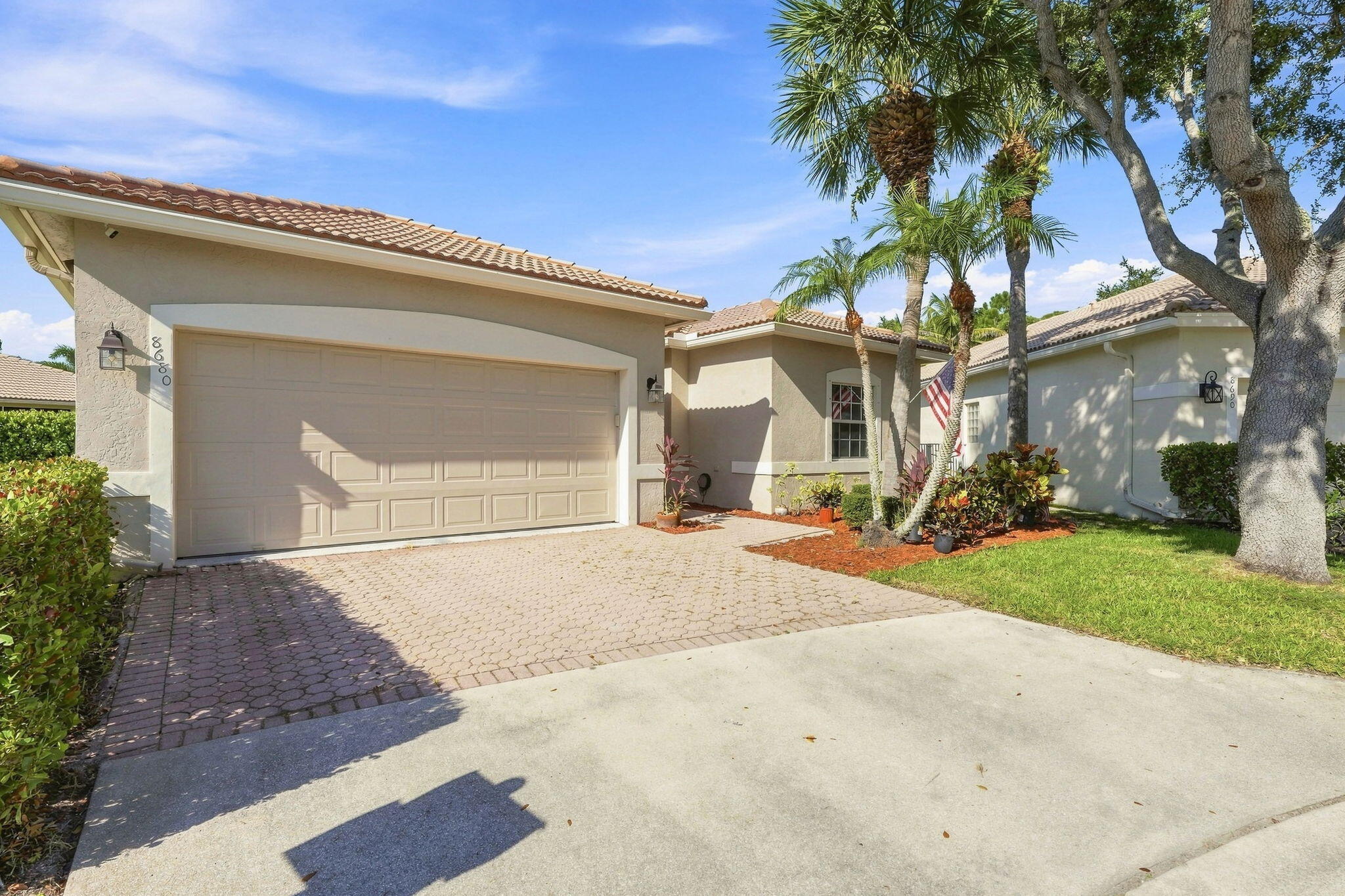 1-web-or-mls-DSC04912 1-web-or-mls-DSC04912