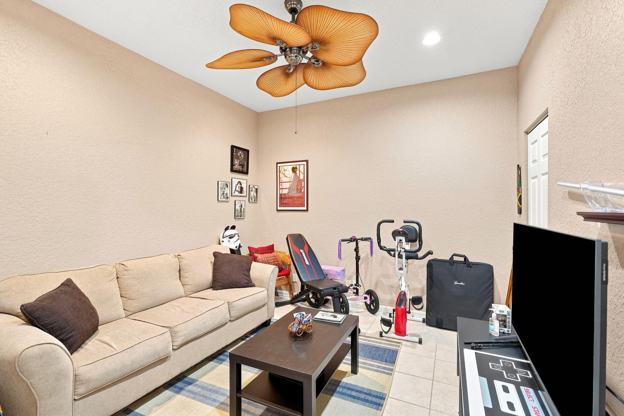22-web-or-mls-DSC05047_with_tv