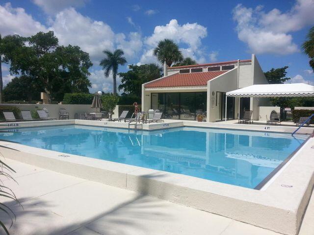 11.community pool