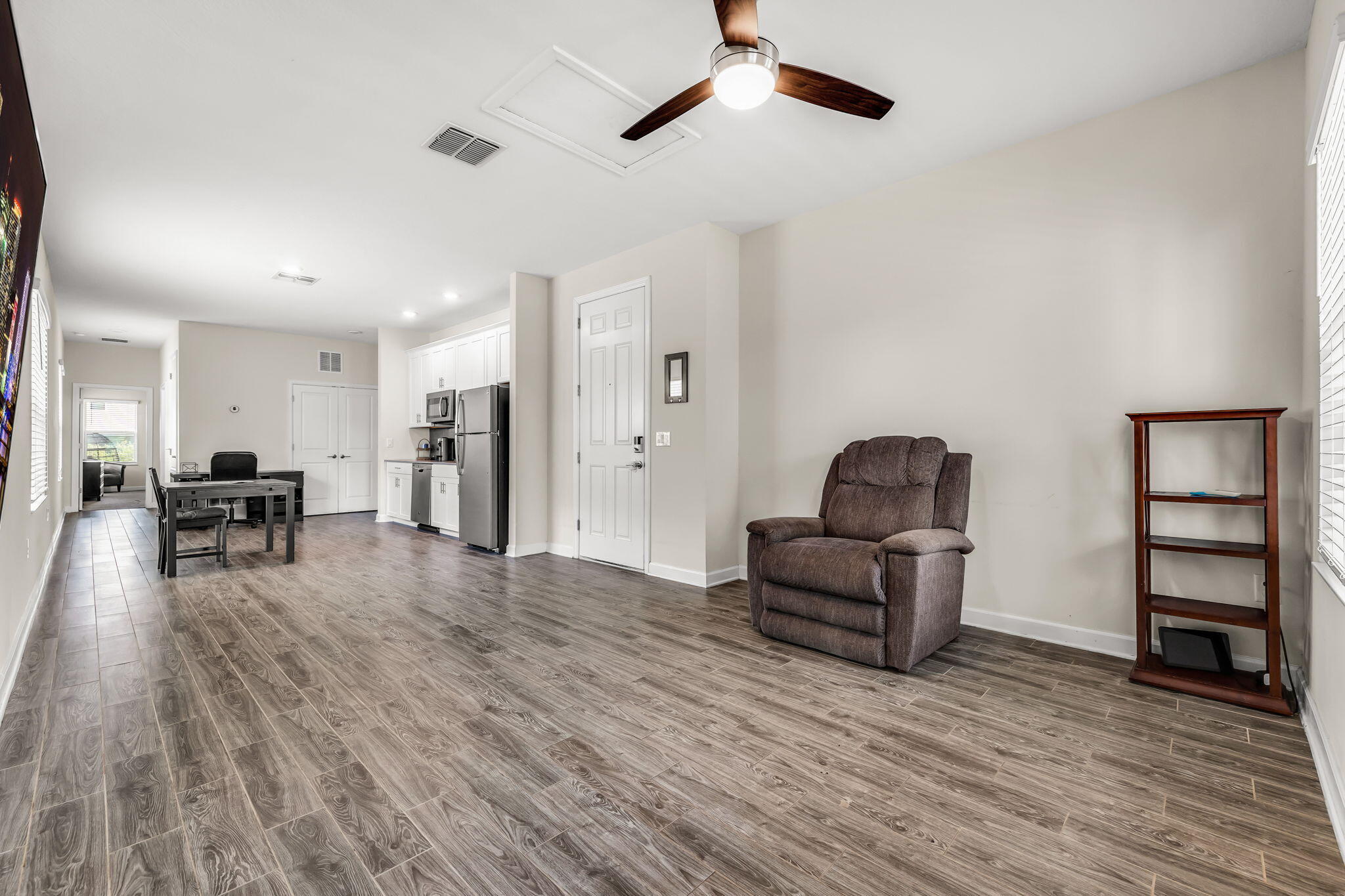 47-web-or-mls-12175ImaginaryWay-45