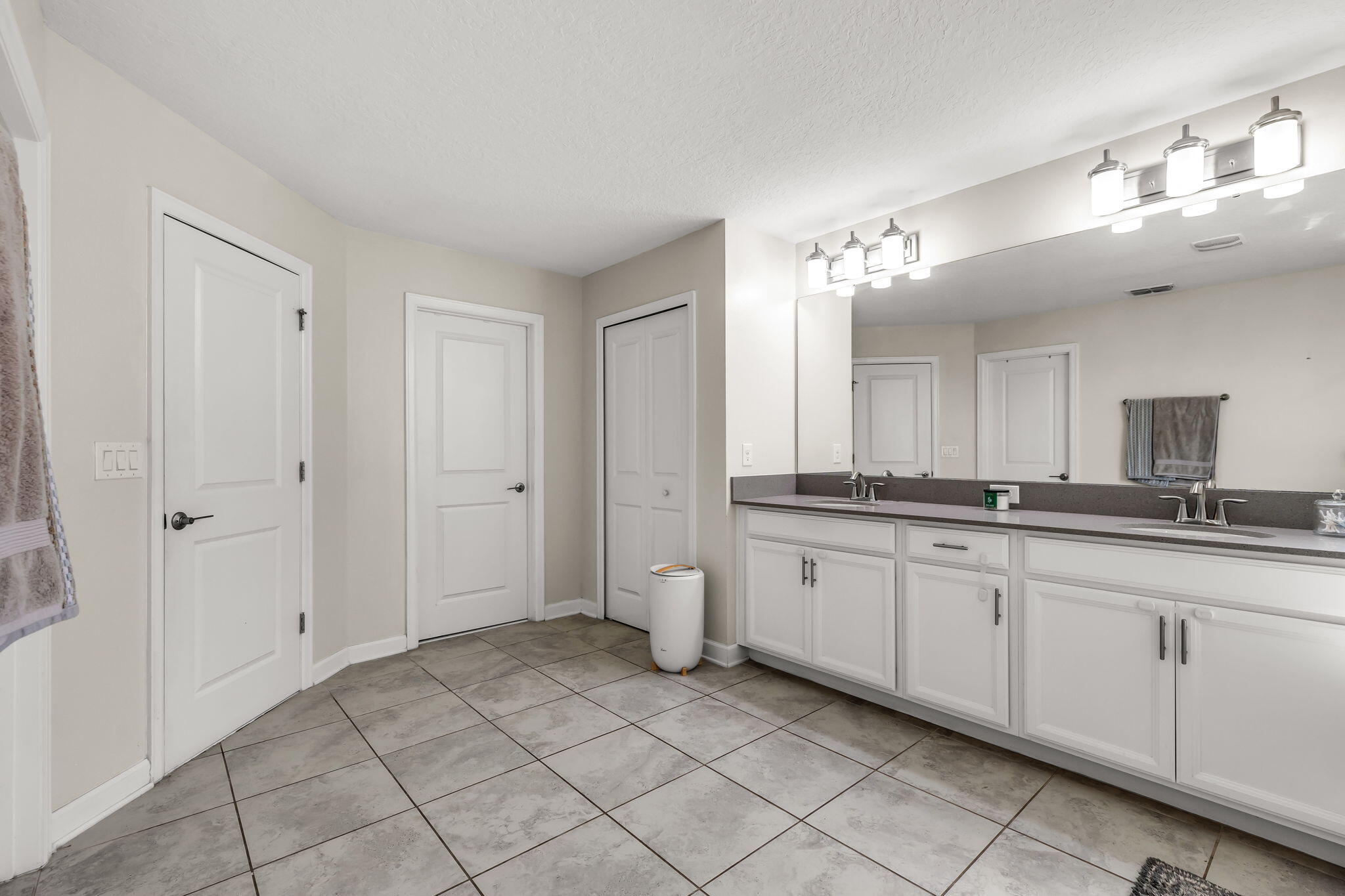 40-web-or-mls-12175ImaginaryWay-38