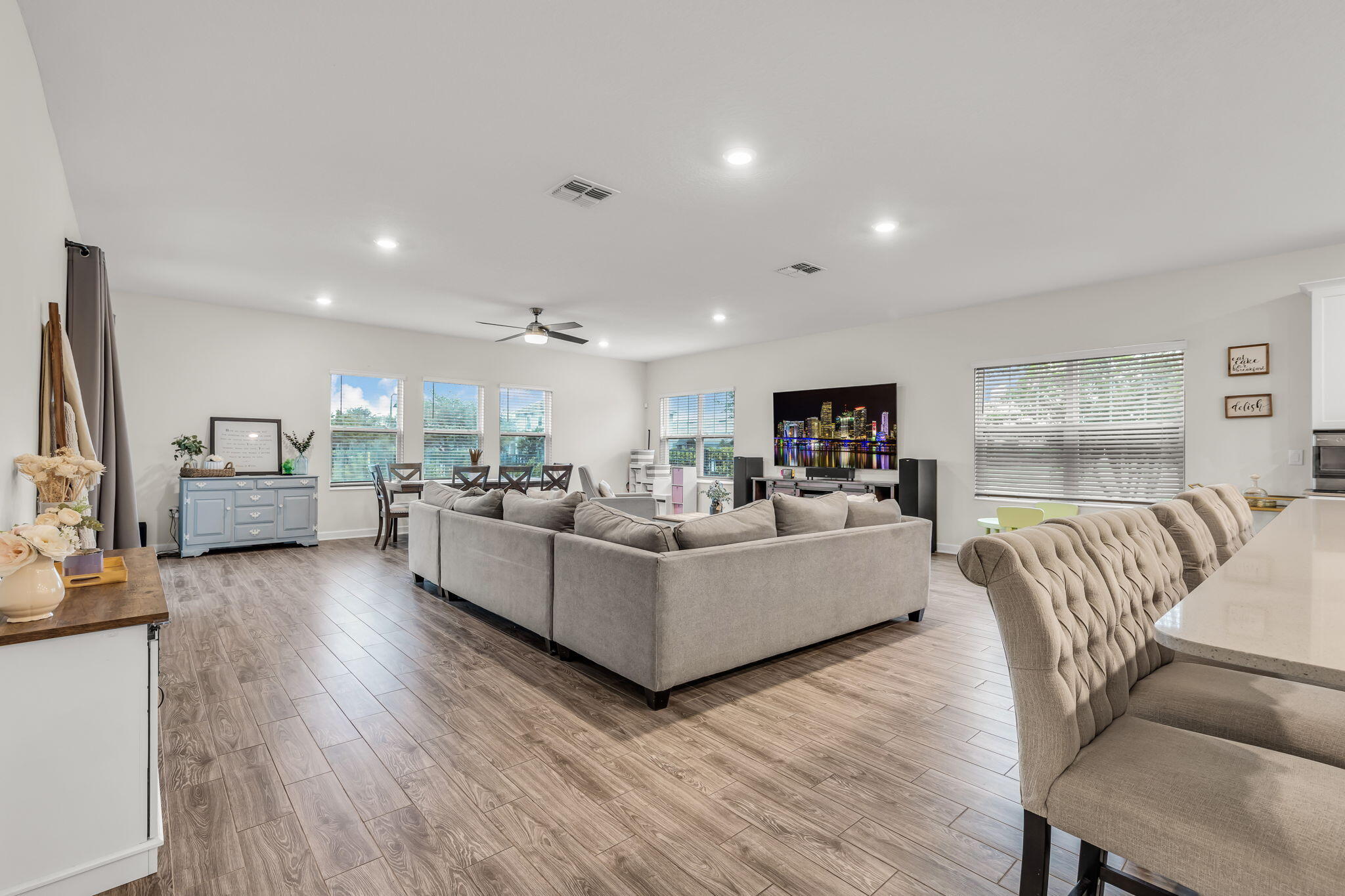 13-web-or-mls-12175ImaginaryWay-13