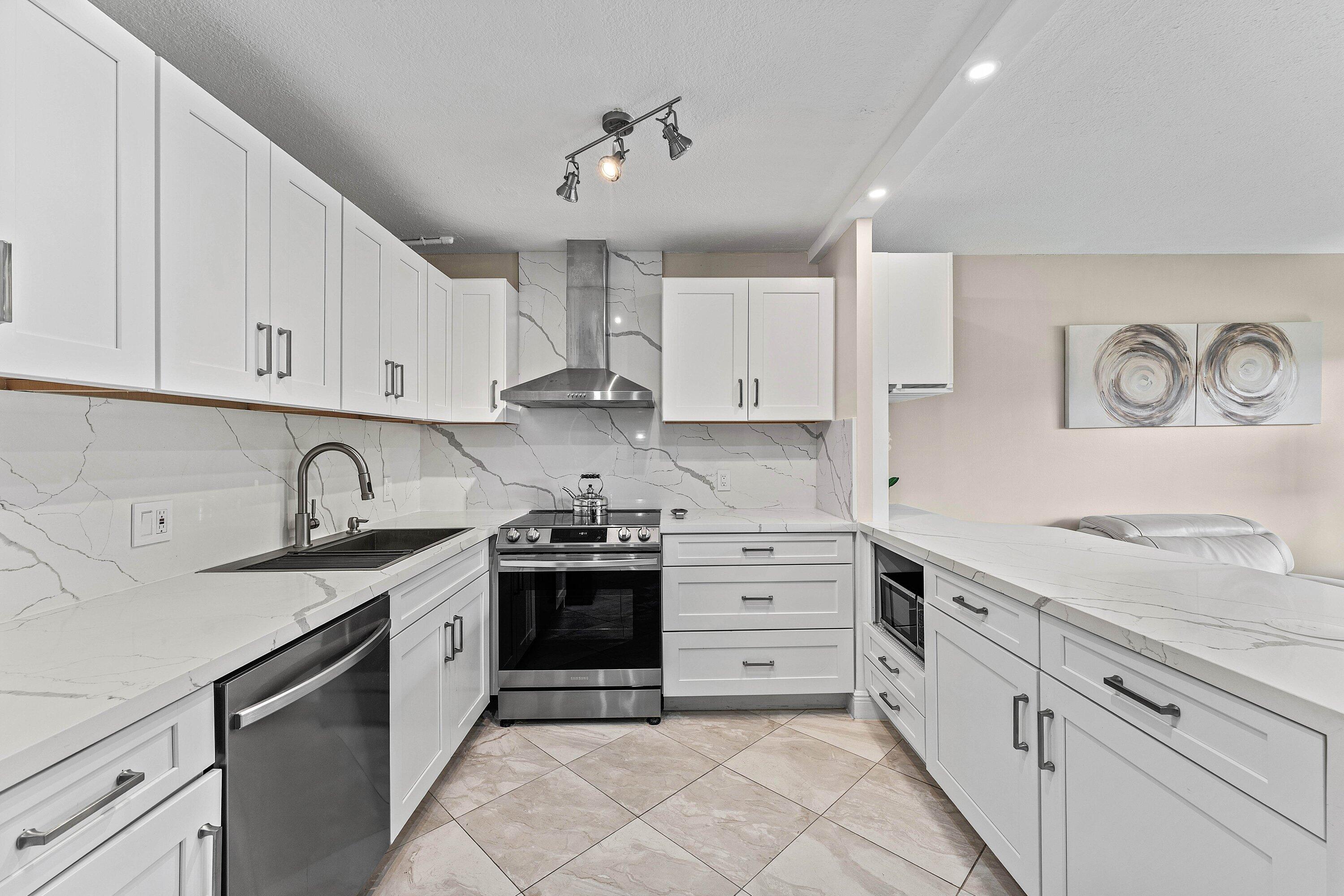 013-1015BerkshireA-DeerfieldBeach-FL-334