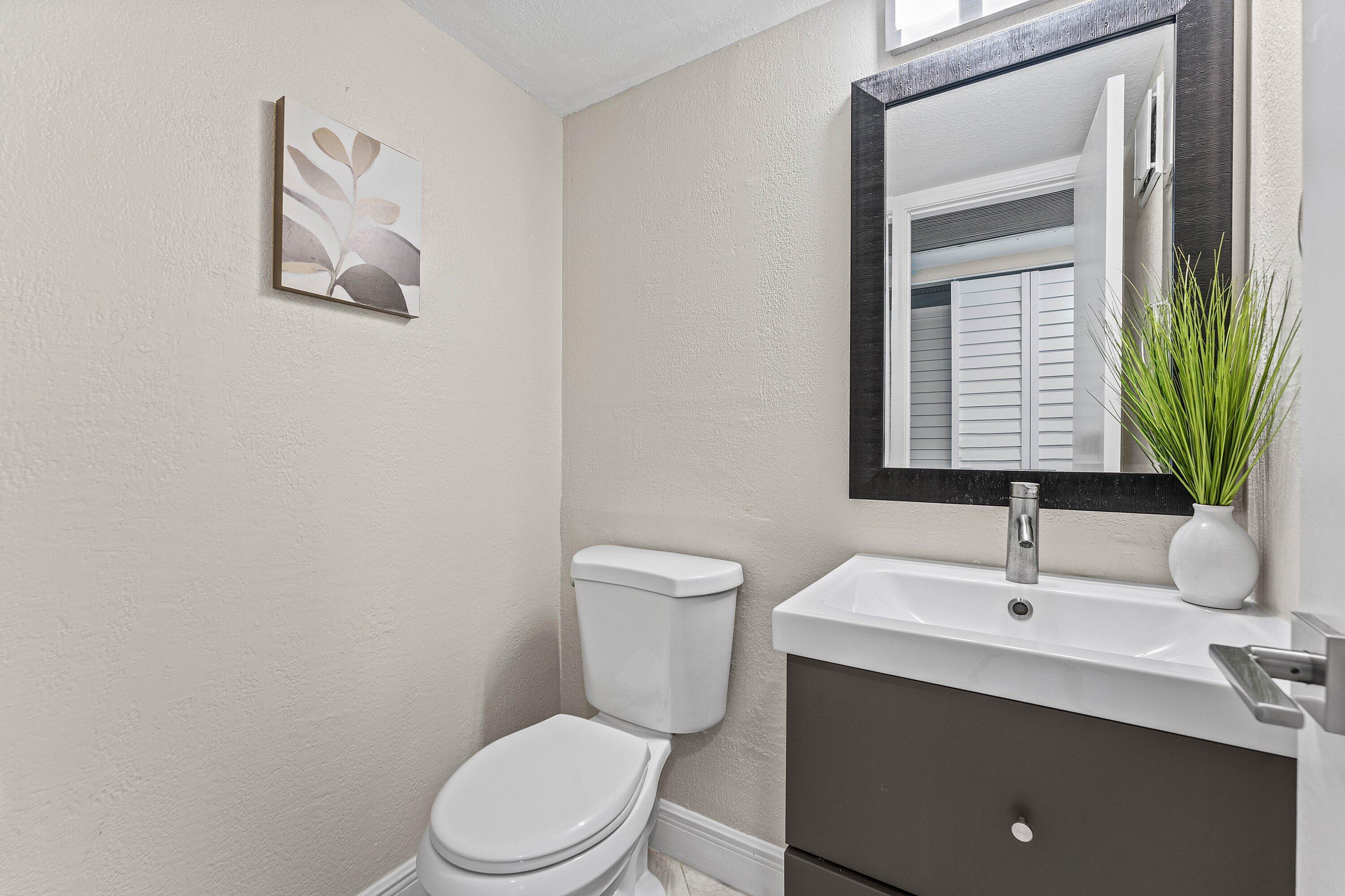 021-1015BerkshireA-DeerfieldBeach-FL-334