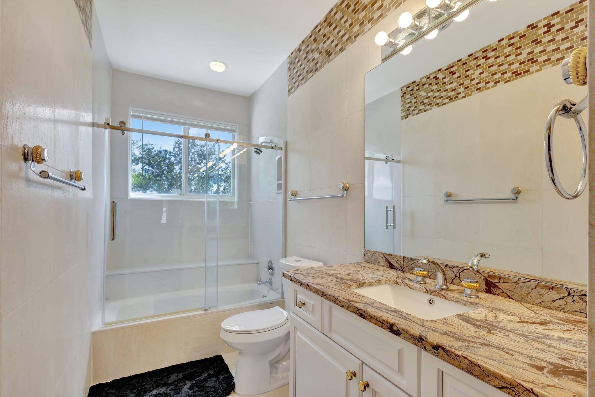 3rd en suite bath