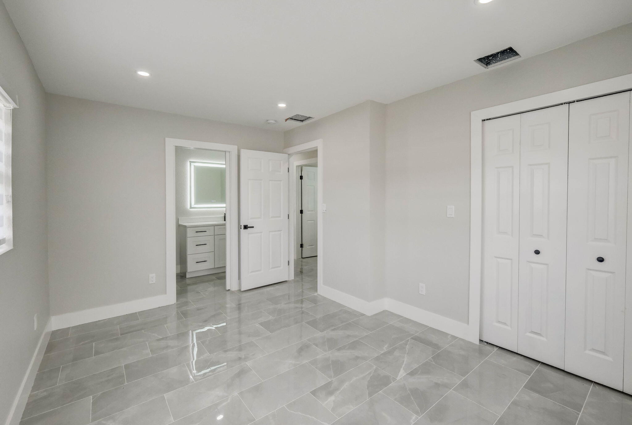 20-web-or-mls-SW 13th Pl-020