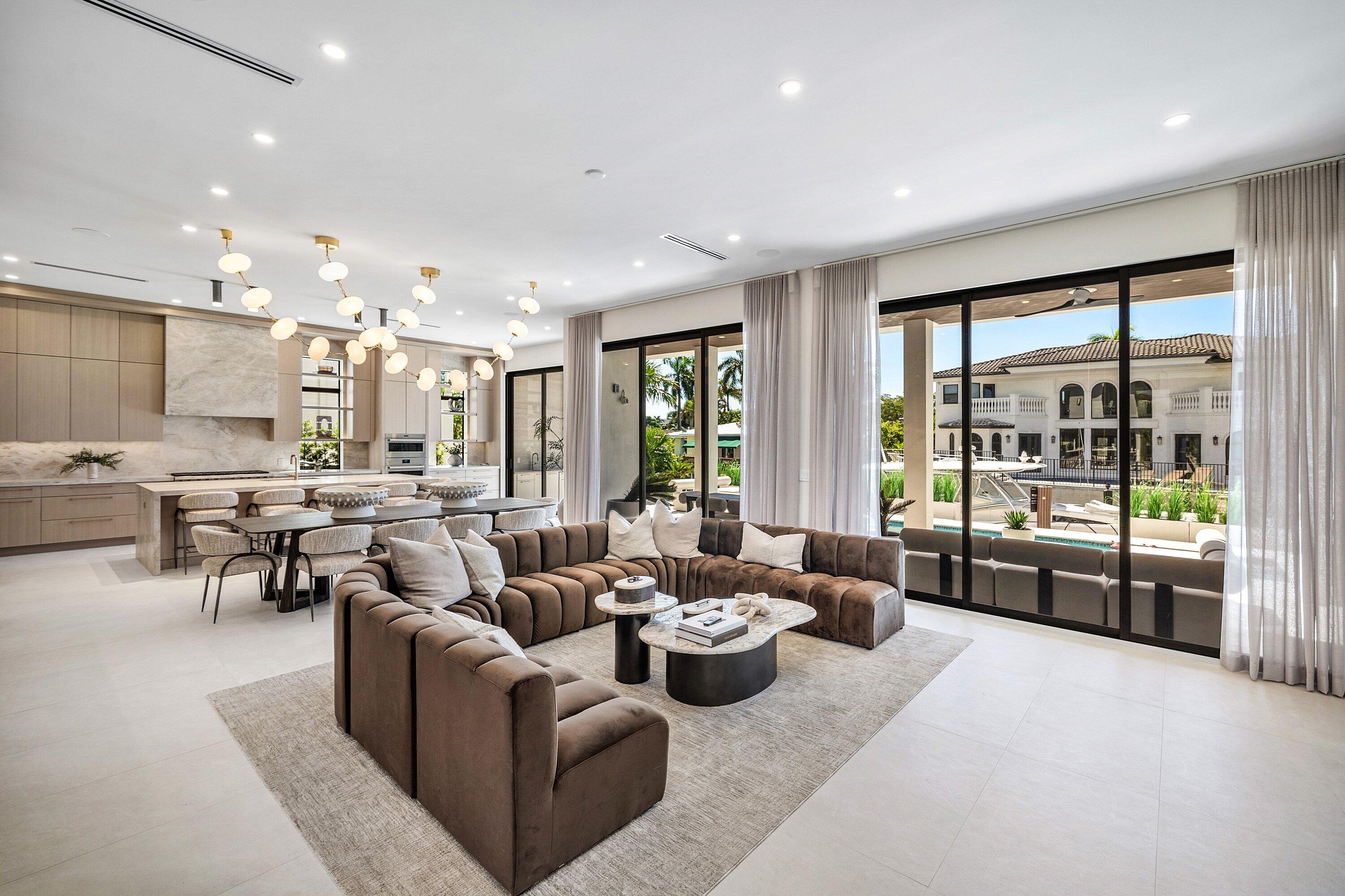 11' Ceiling in Great Room
