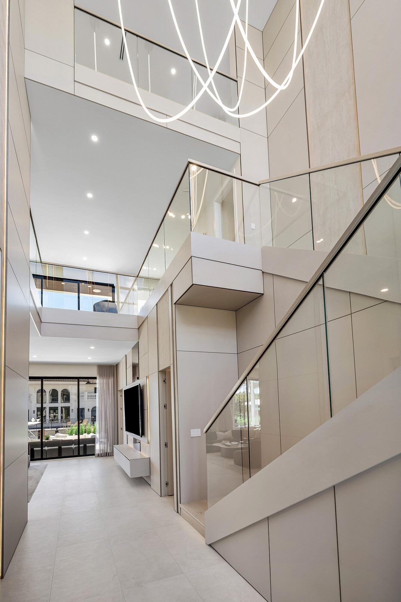 3-story Foyer