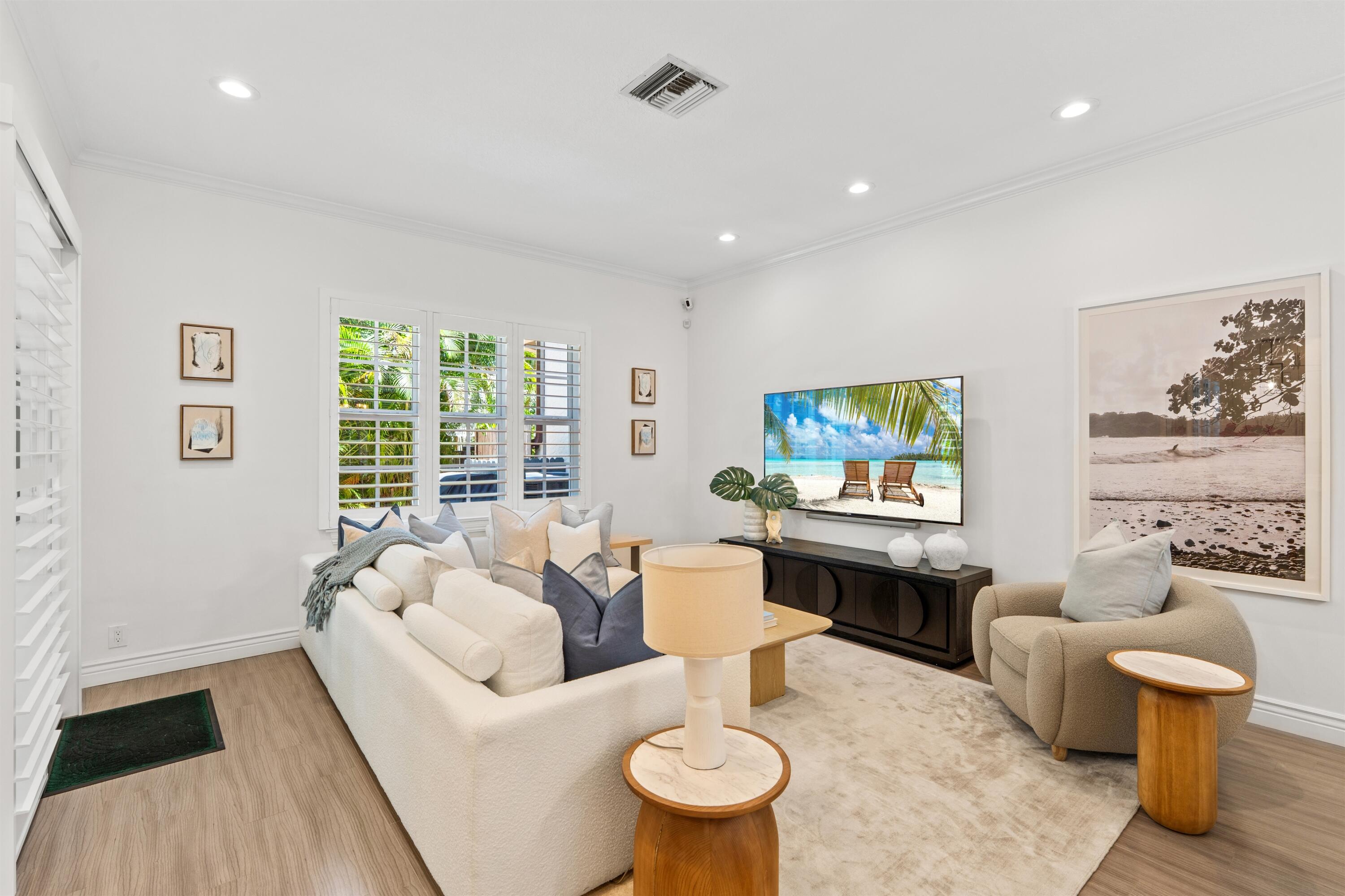 LIVING_ROOM_CLOSE_DT_NEW
