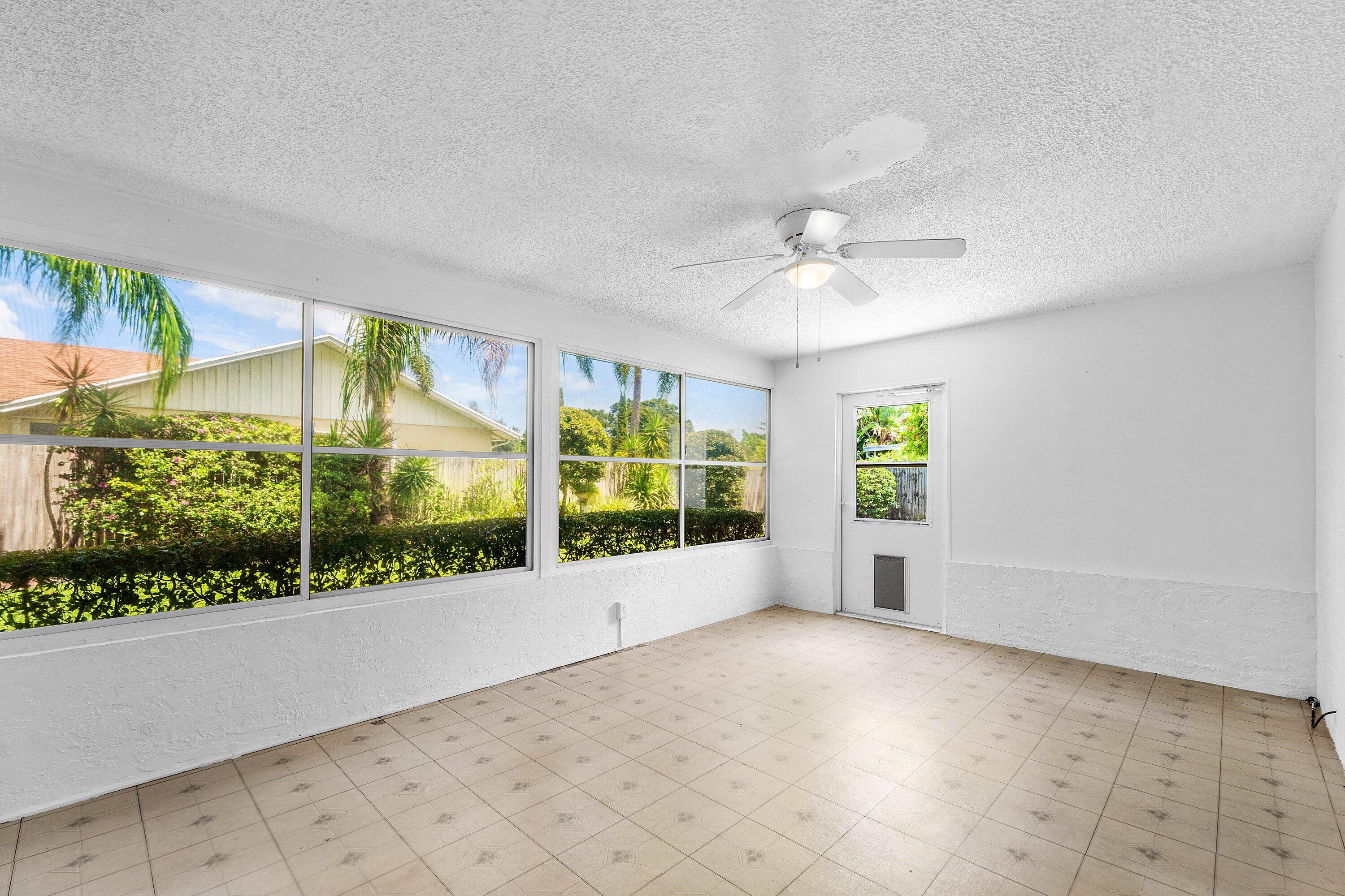 022-149ArrowheadCircle-Jupiter-FL-33458-