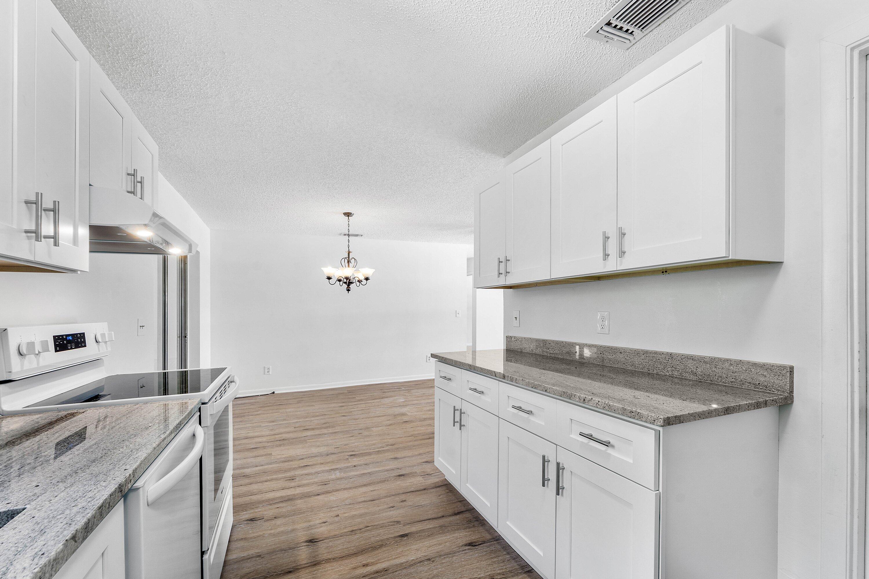 011-149ArrowheadCircle-Jupiter-FL-33458-