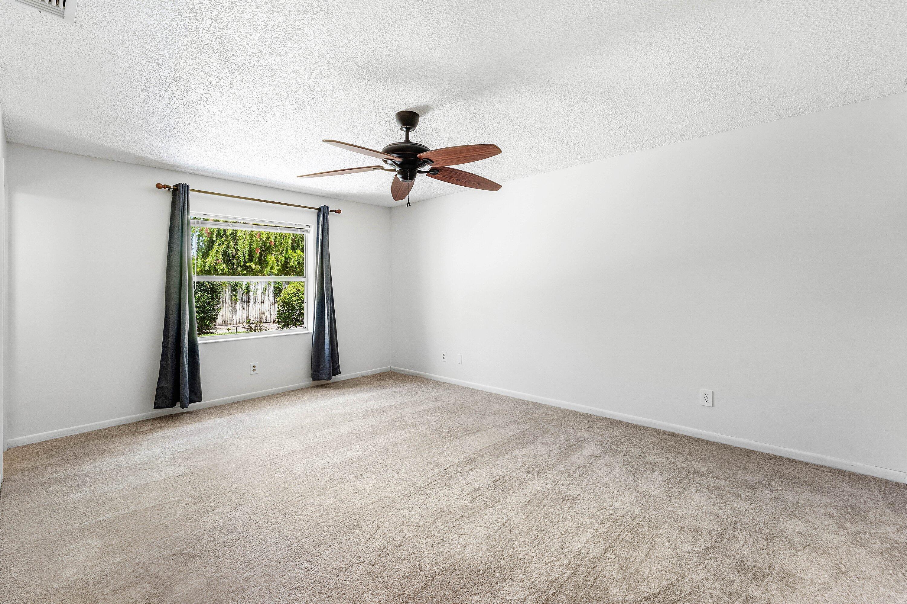 013-149ArrowheadCircle-Jupiter-FL-33458-