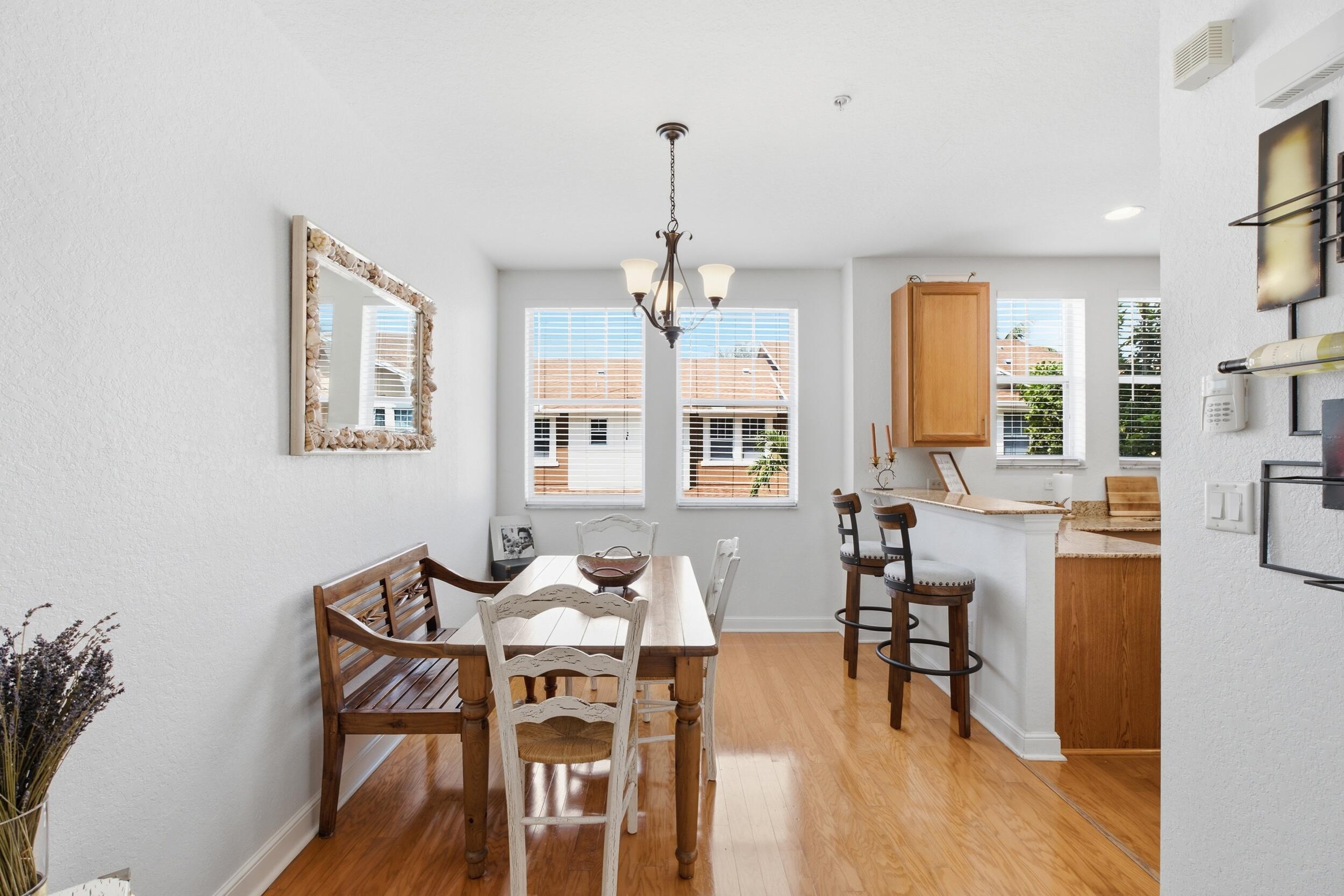 Breakfast nook 2nd floor