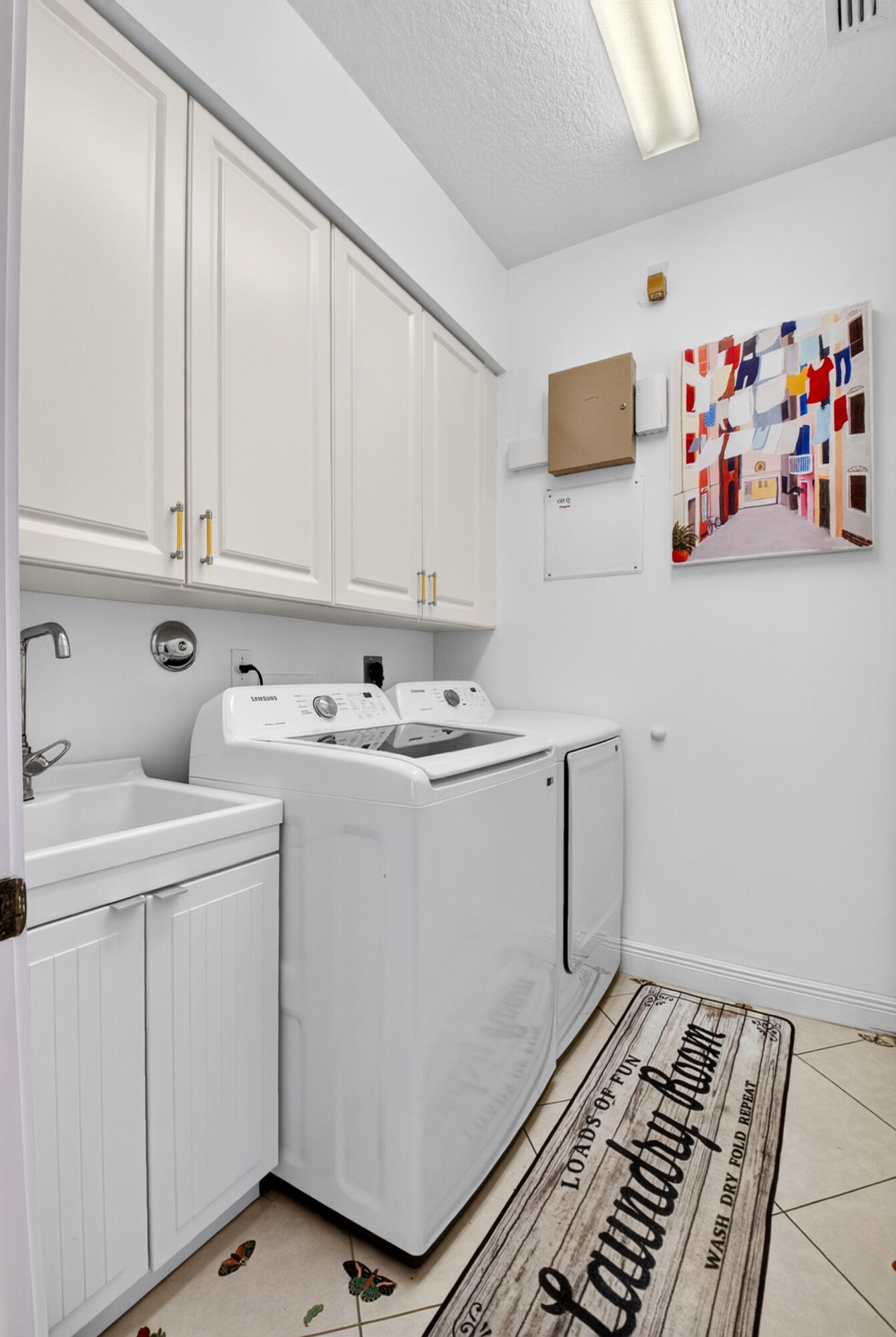 Bright attractive space that makes everyday tasks feel effortless.
