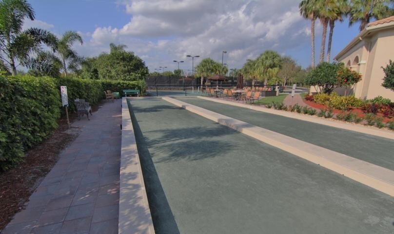2 Bocce Courts to enjoy