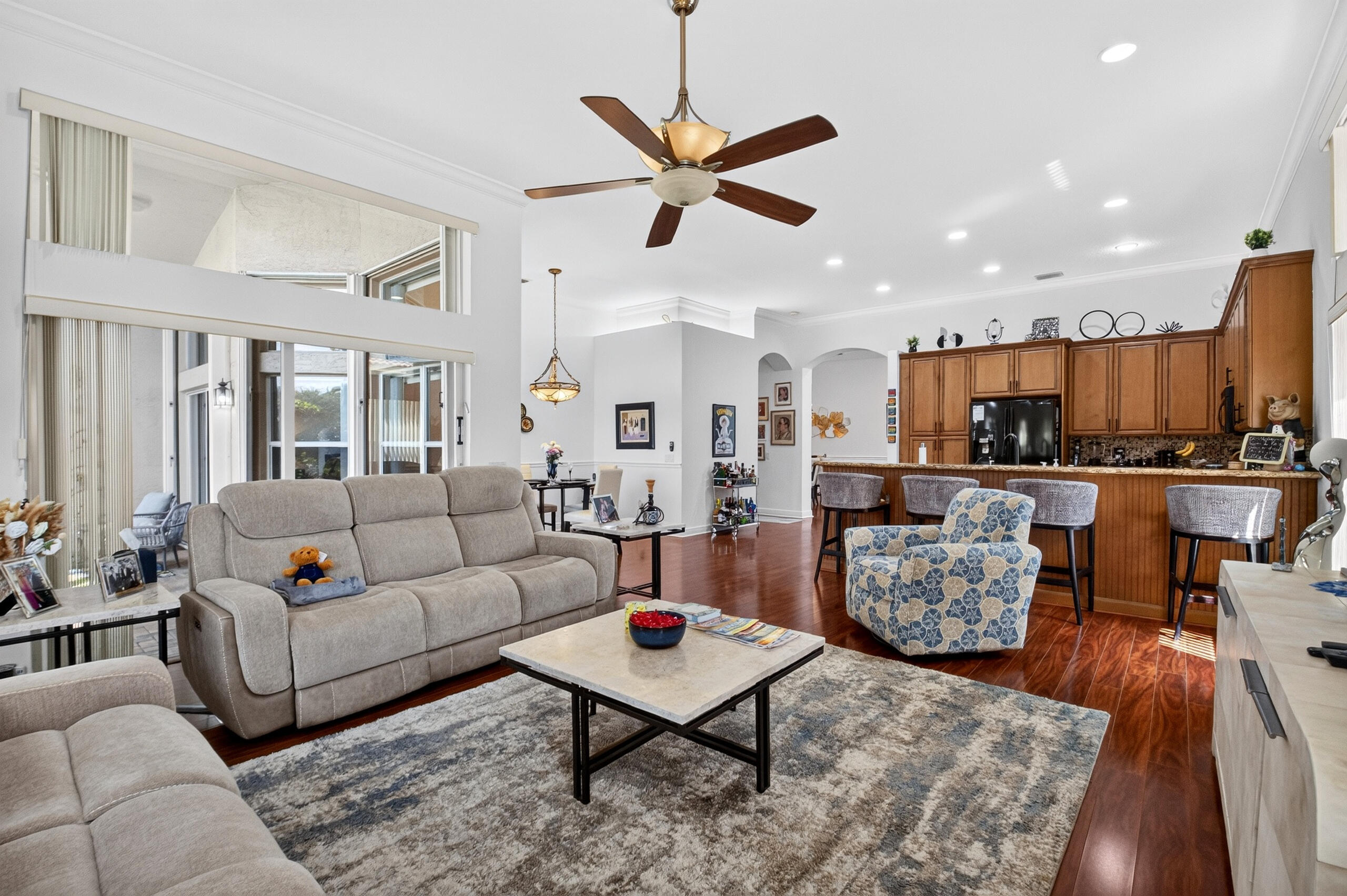 The flow into the gourmet kitchen & inviting cafe creating an open & airy gathering space for entertaining.