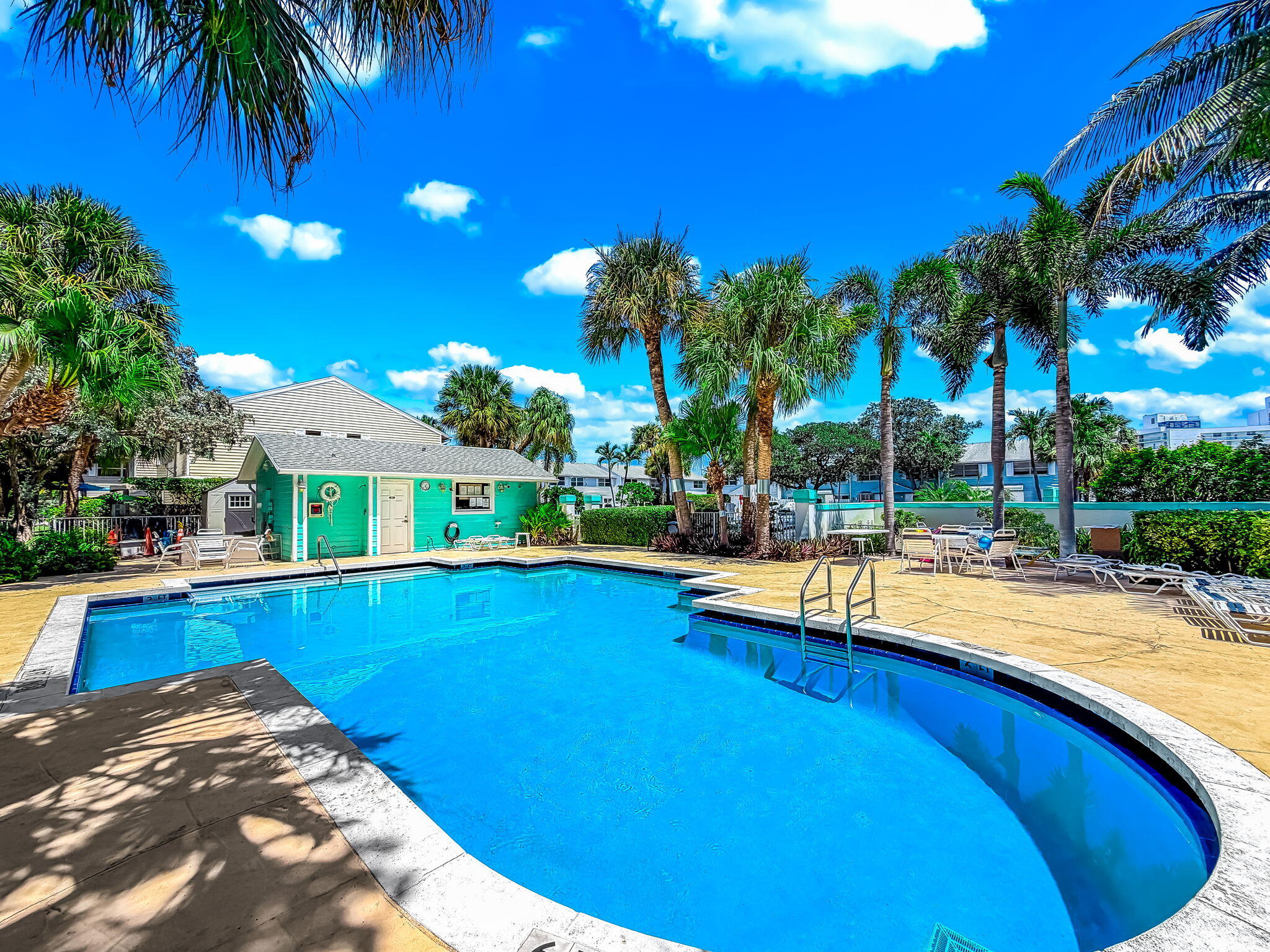 41-web-or-mls-JOY_053975