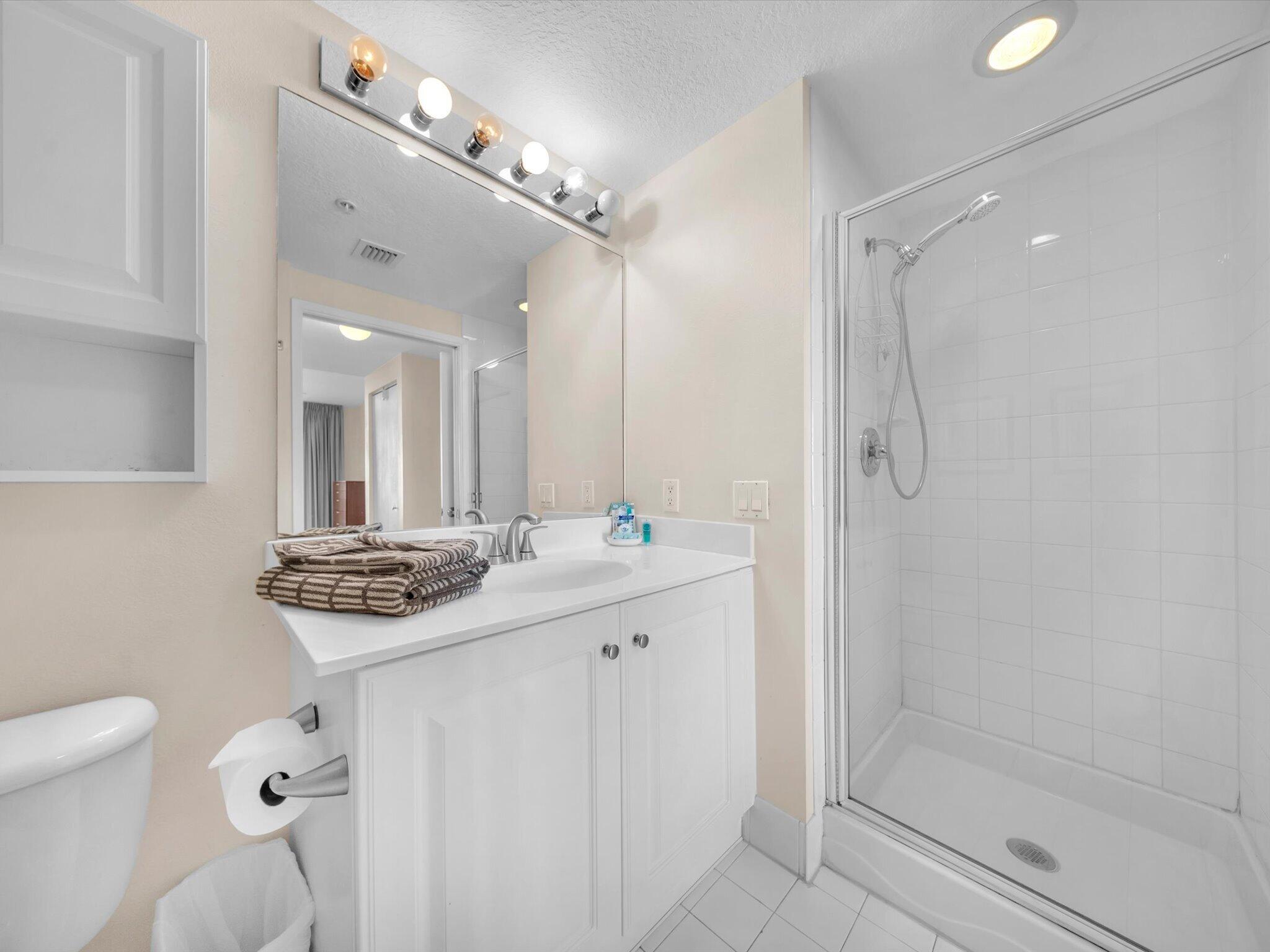 En suite master bath