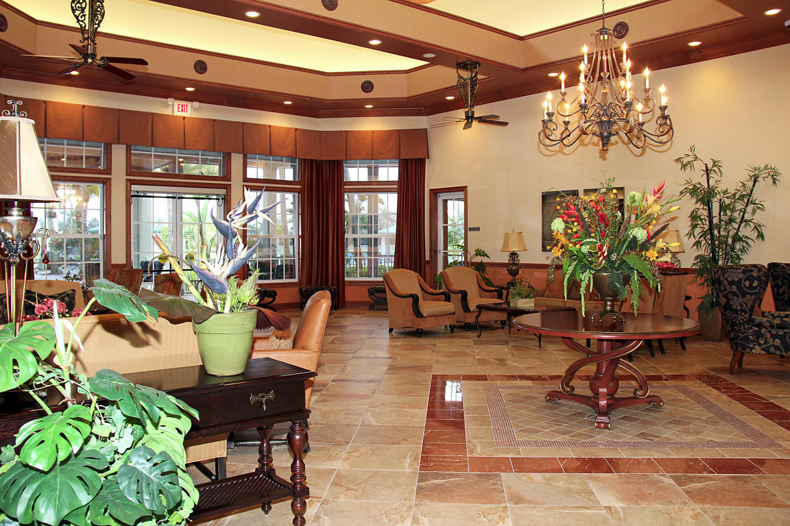 9-Clubhouse Foyer