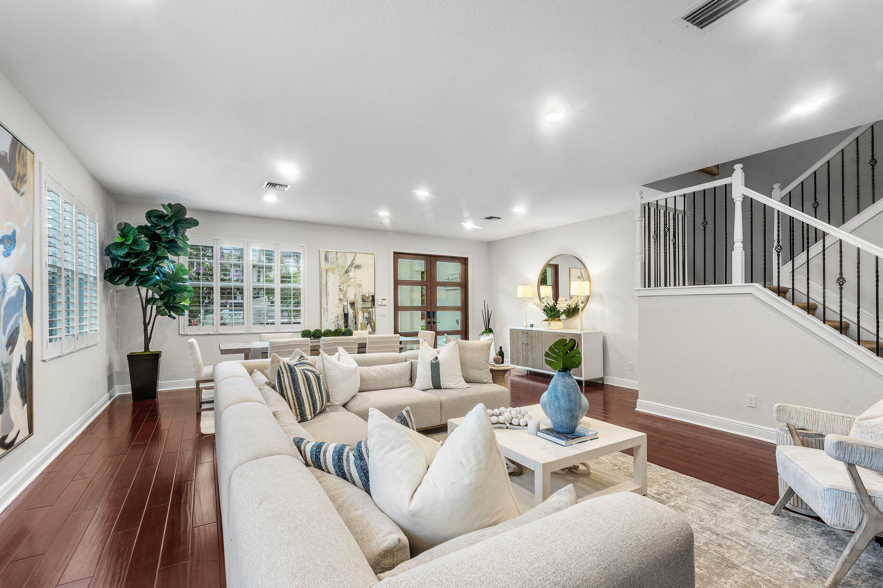 008-141UmbrellaPlace-Jupiter-FL-33458-SM