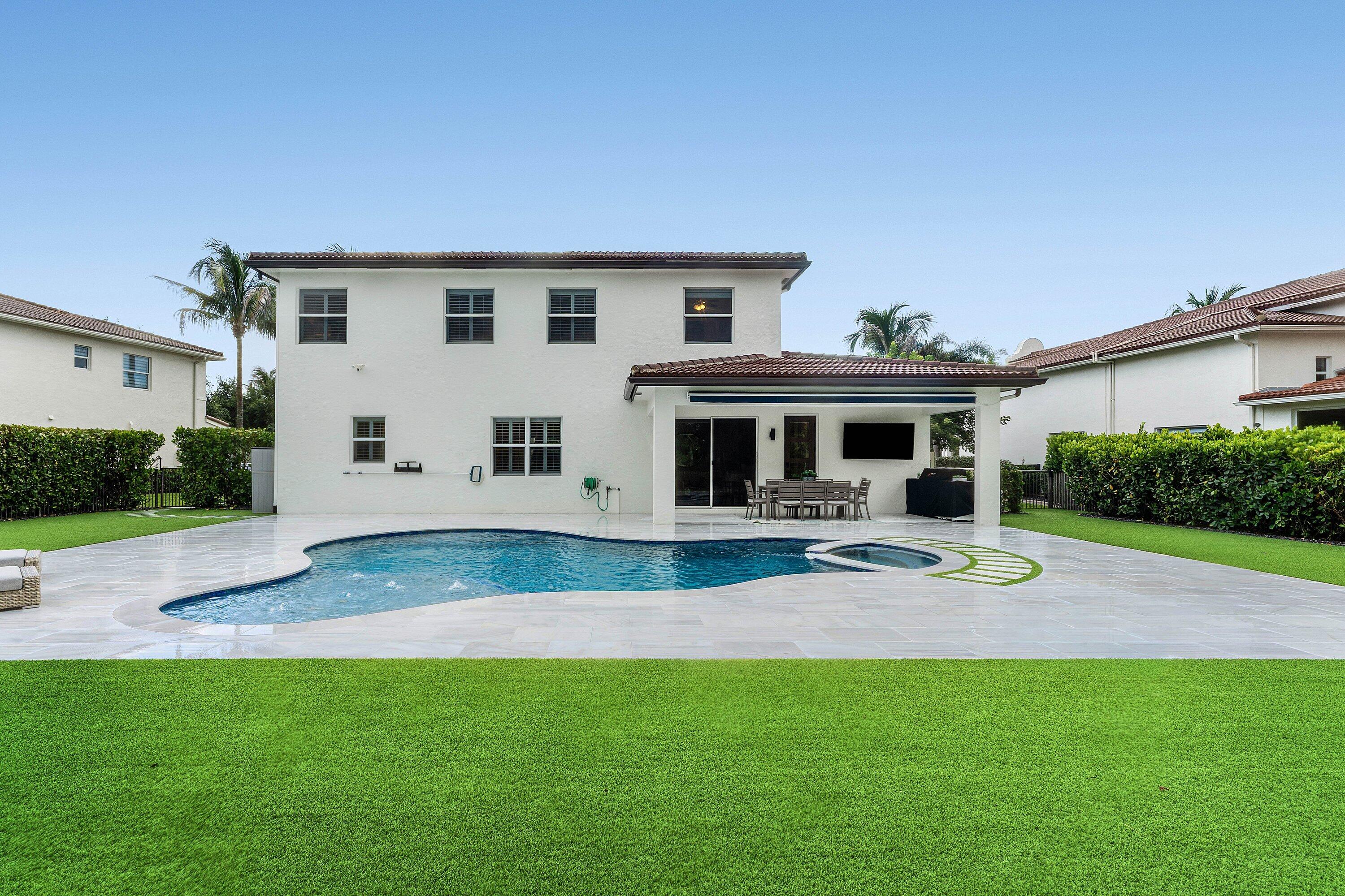 040-141UmbrellaPlace-Jupiter-FL-33458-SM