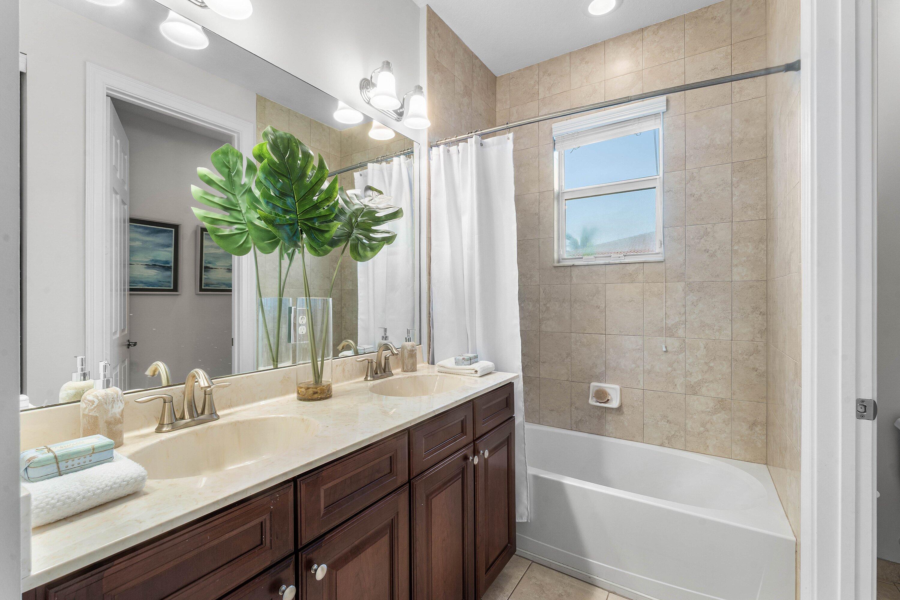 033-141UmbrellaPlace-Jupiter-FL-33458-SM