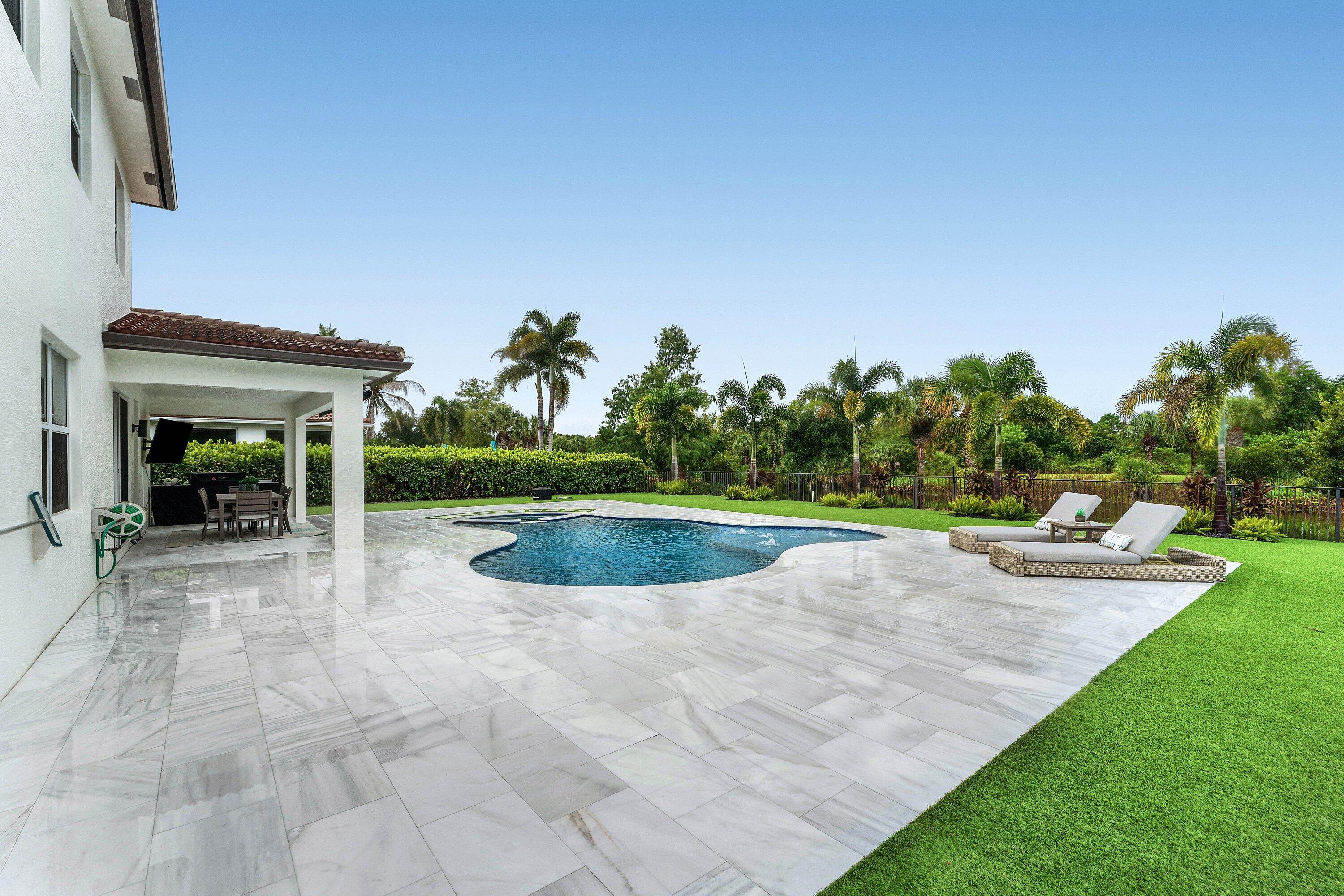 036-141UmbrellaPlace-Jupiter-FL-33458-SM