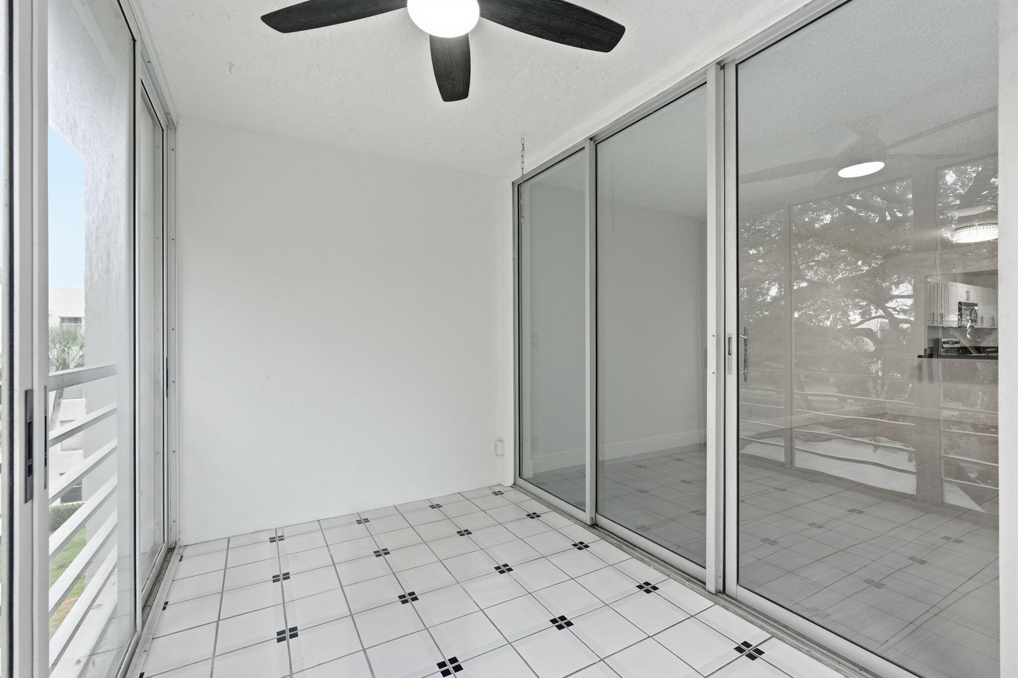 26-web-or-mls-9325_Lagoon_Pl_Unit_405_02