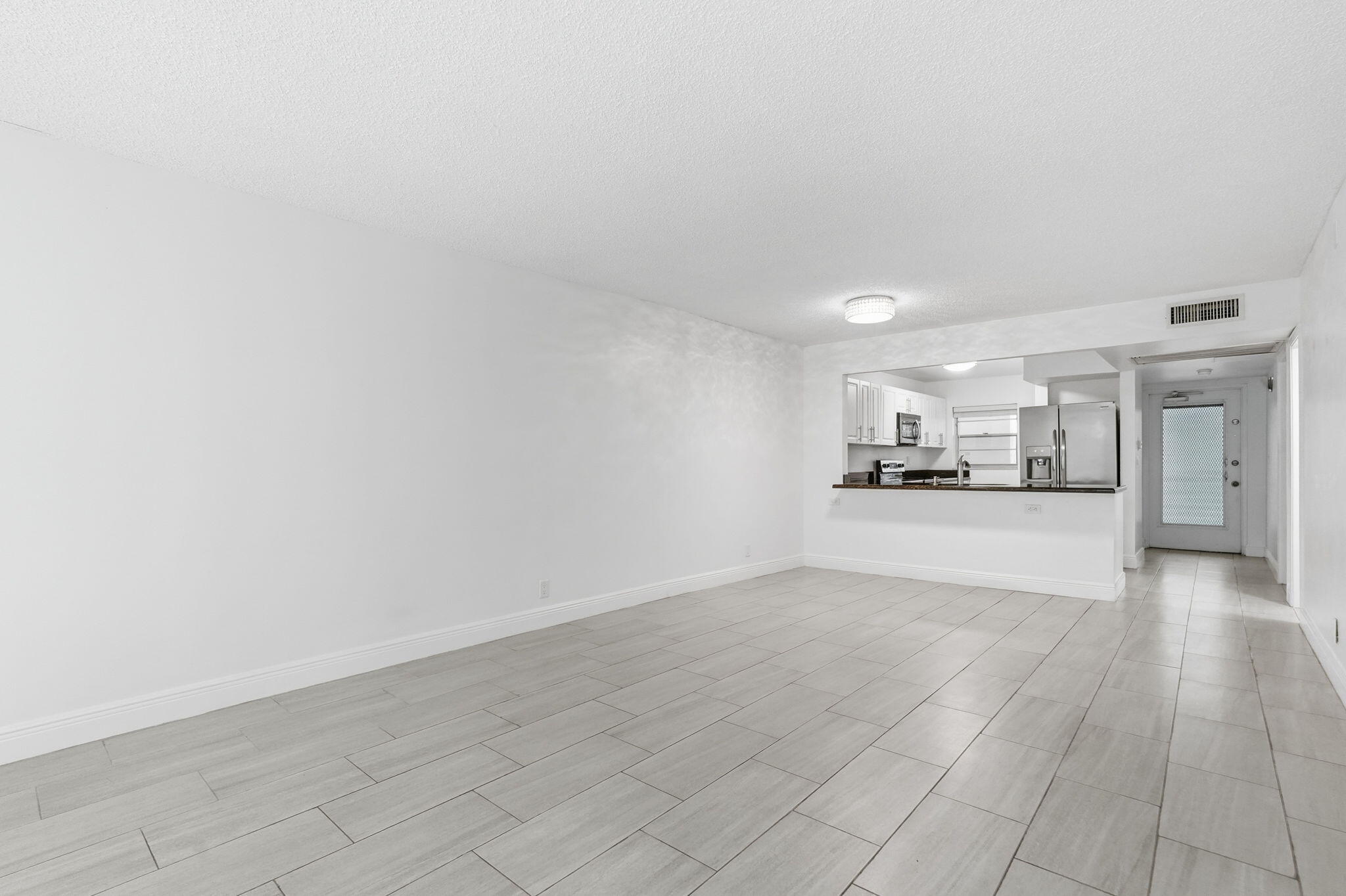 18-web-or-mls-9325_Lagoon_Pl_Unit_405_01