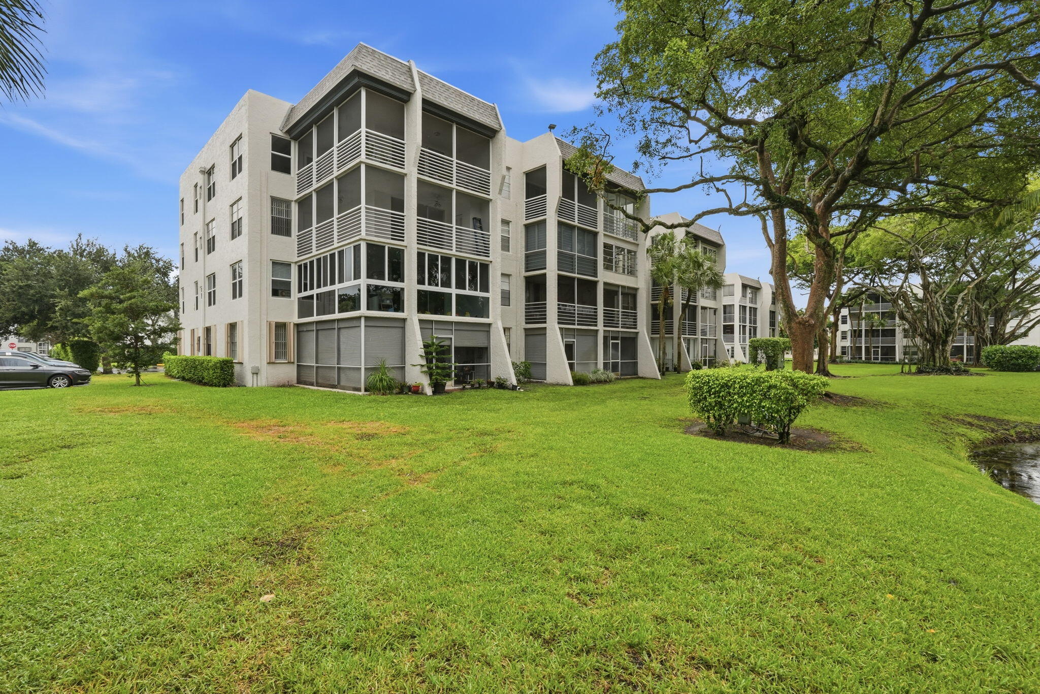 35-web-or-mls-9325_Lagoon_Pl_Unit_405_03