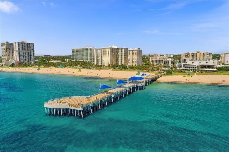 WALK TO LAUDERDALE BY THE SEA BEACH, STORES, RESTAURANTS, NIGHTLIFE, TRANSPORTATION, AND ONLY MINUTES TO FORT LAUDERDALE, POMPANO BEACH ATTRACTIONS AND MORE!