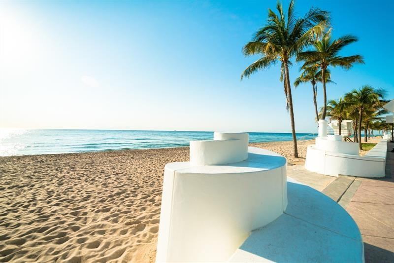 WALK TO LAUDERDALE BY THE SEA BEACH, STORES, RESTAURANTS, NIGHTLIFE, TRANSPORTATION, AND ONLY MINUTES TO FORT LAUDERDALE, POMPANO BEACH ATTRACTIONS AND MORE!