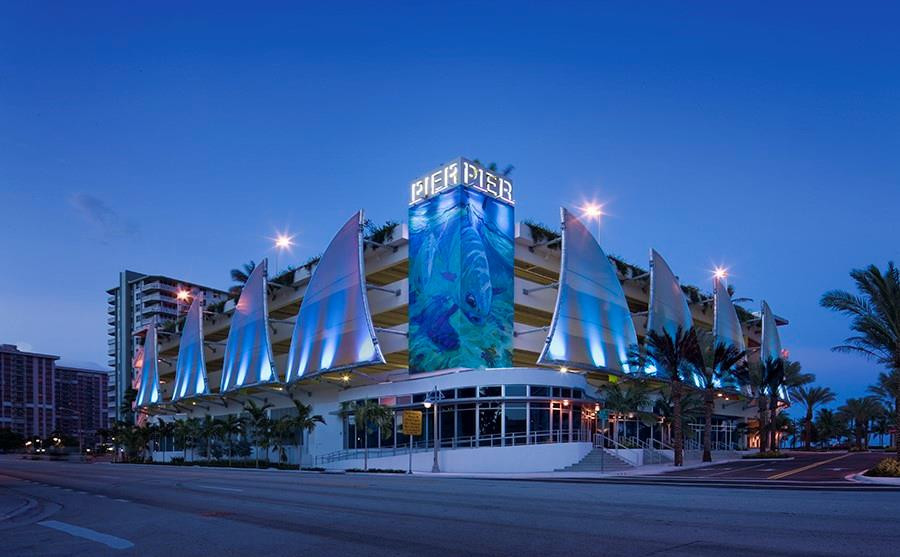 WALK TO LAUDERDALE BY THE SEA BEACH, STORES, RESTAURANTS, NIGHTLIFE, TRANSPORTATION, AND ONLY MINUTES TO FORT LAUDERDALE, POMPANO BEACH ATTRACTIONS AND MORE!