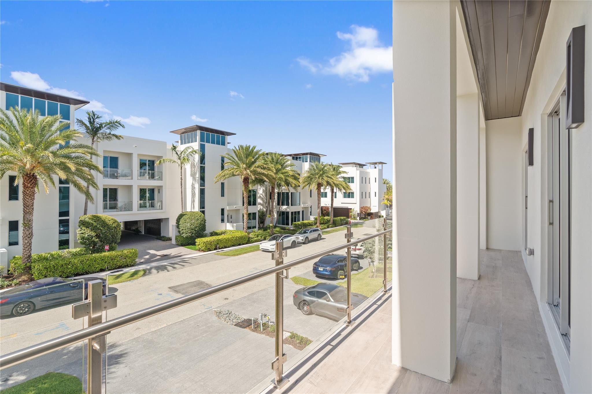 wrap around balcony