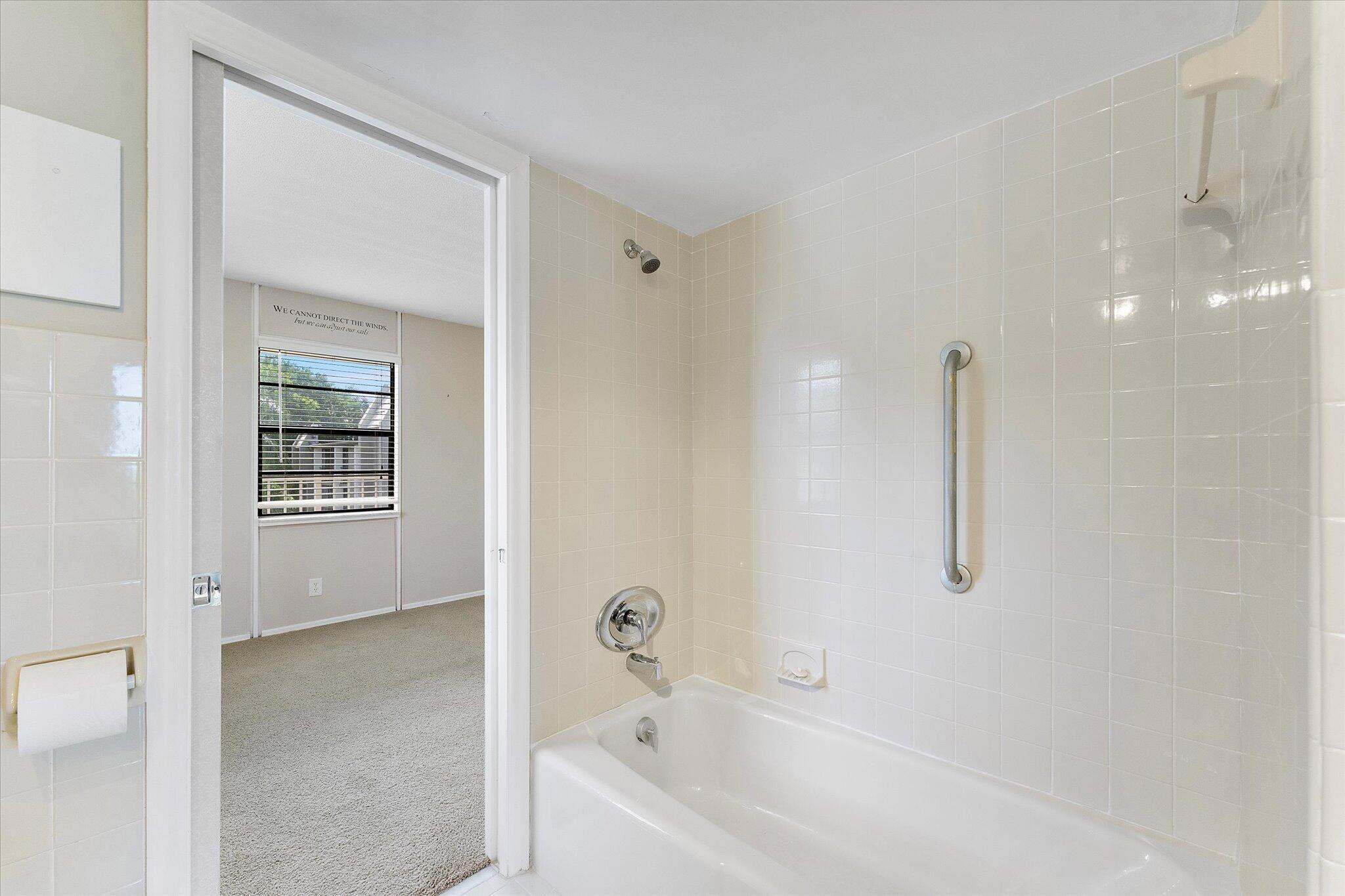 21-501 SW 11th Place Apt 418_021