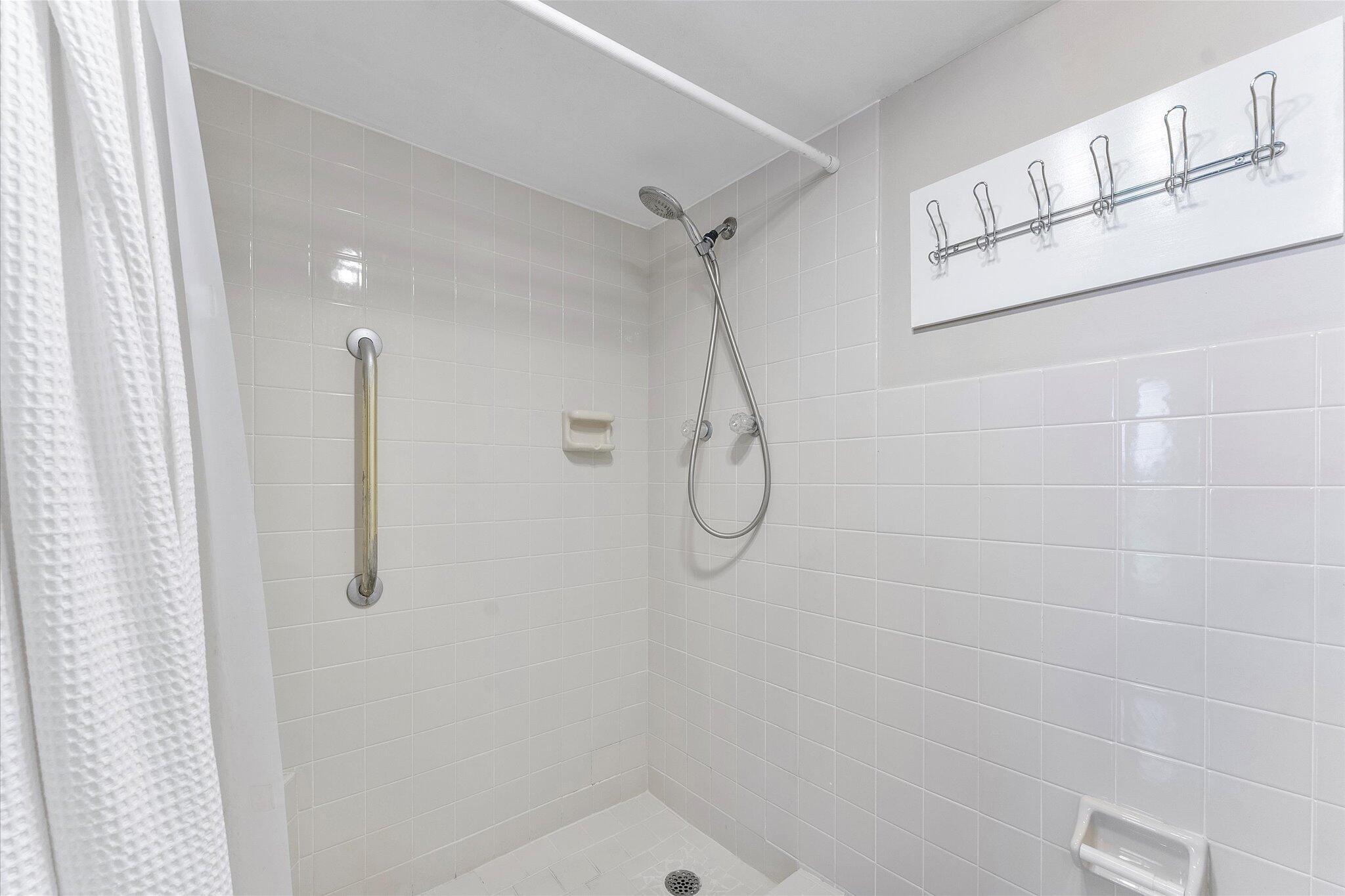 15-501 SW 11th Place Apt 418_015
