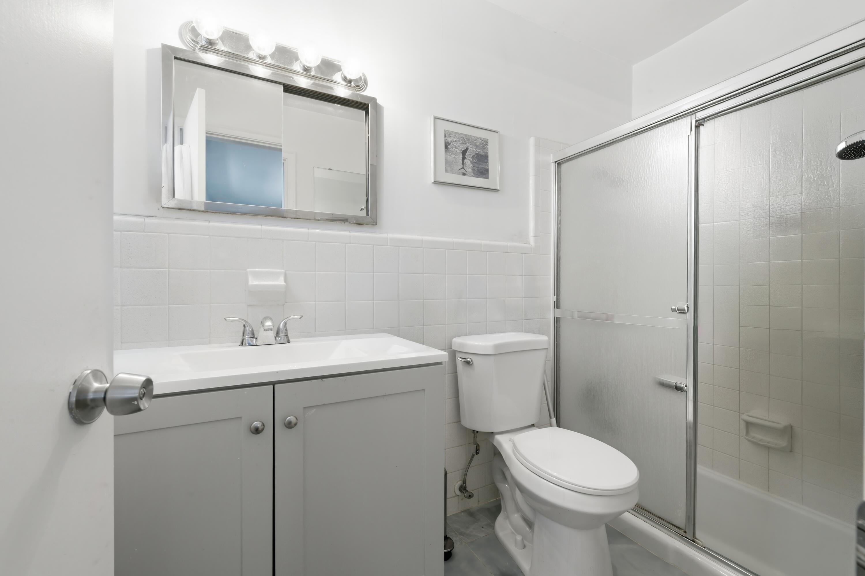 VIRUTAL STAGED PRIMARY BATH