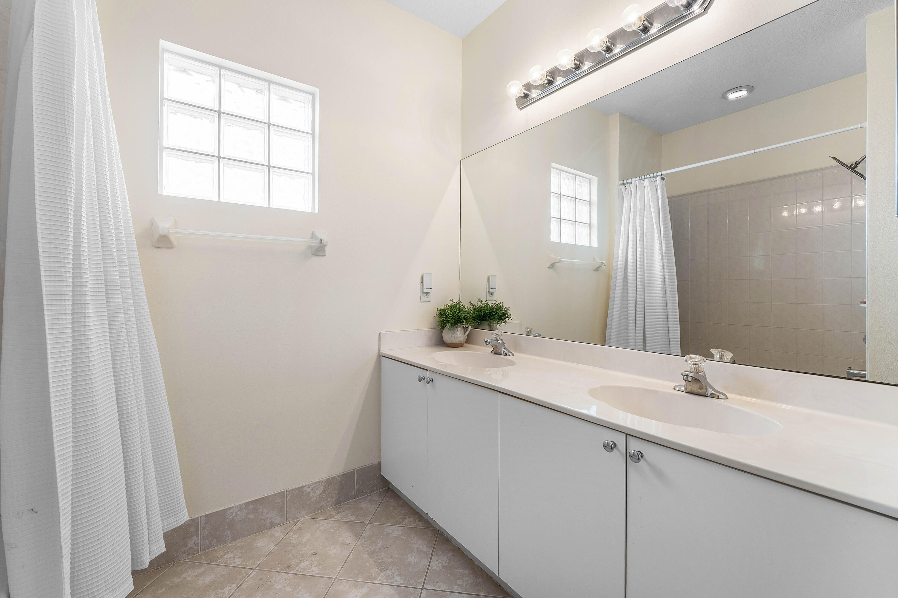 020-8728SouthSanAndros-WestPalmBeach-FL-