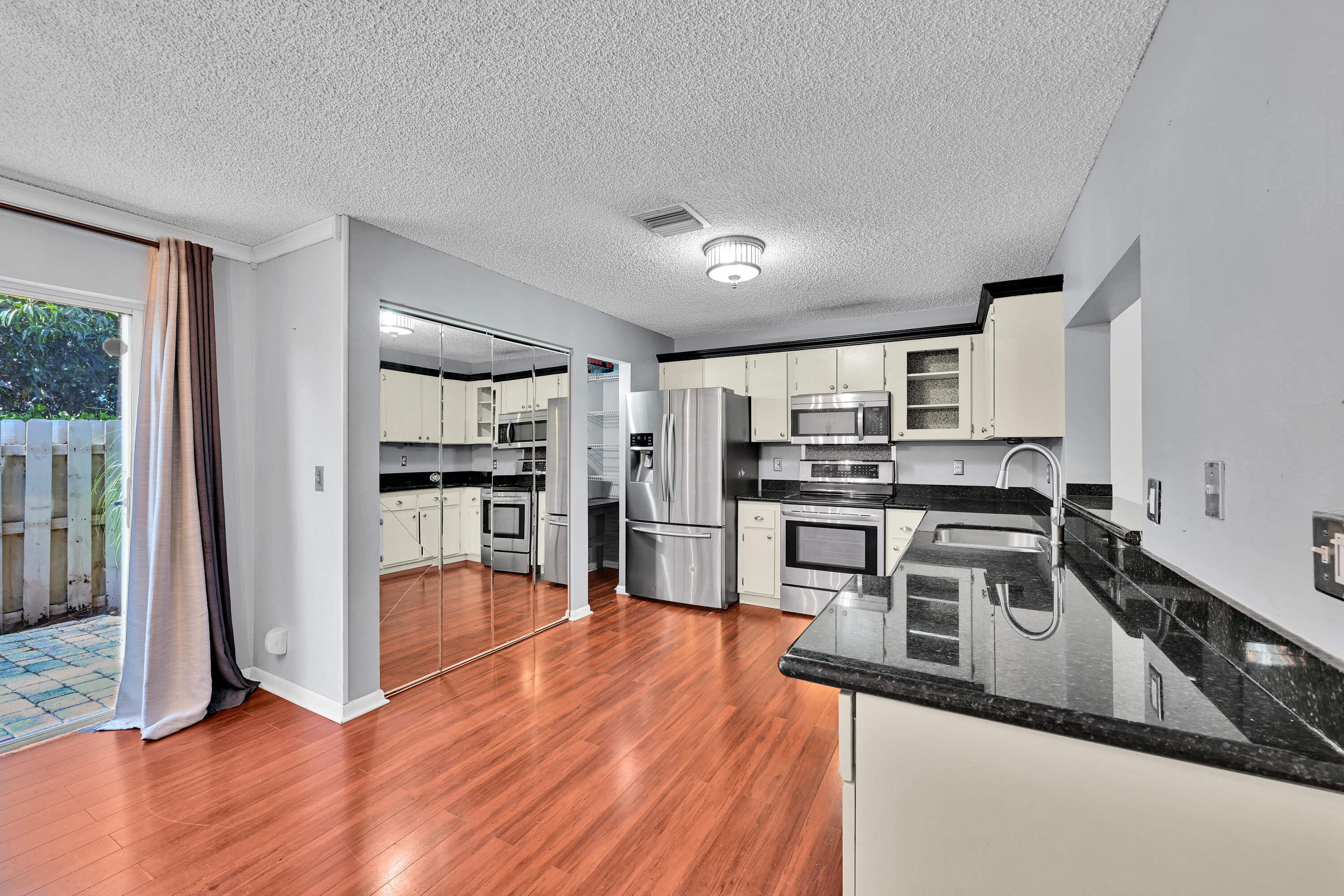 12152 NW 36th Place Sunrise 00023