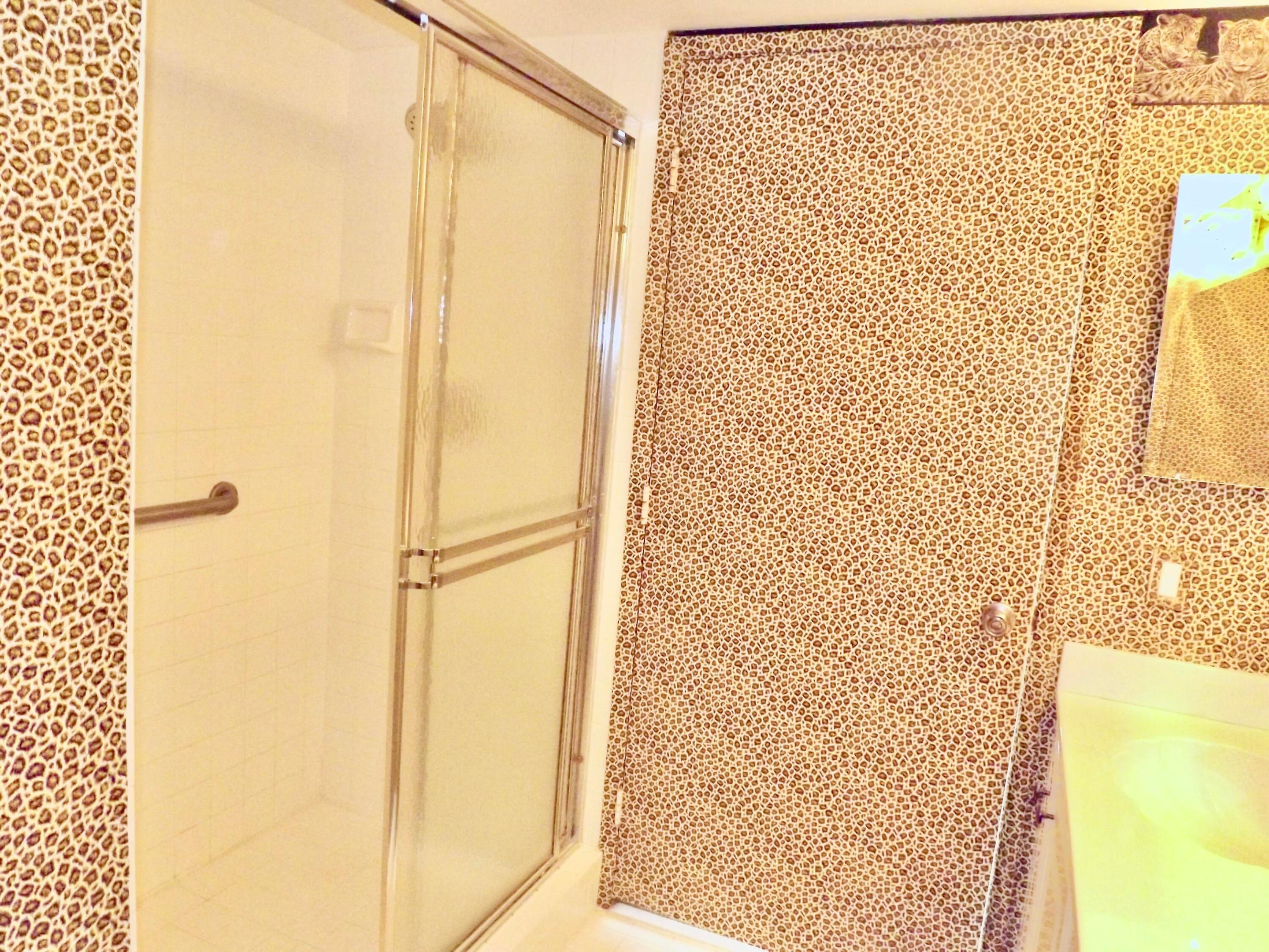 primary bath has large walk in shower
