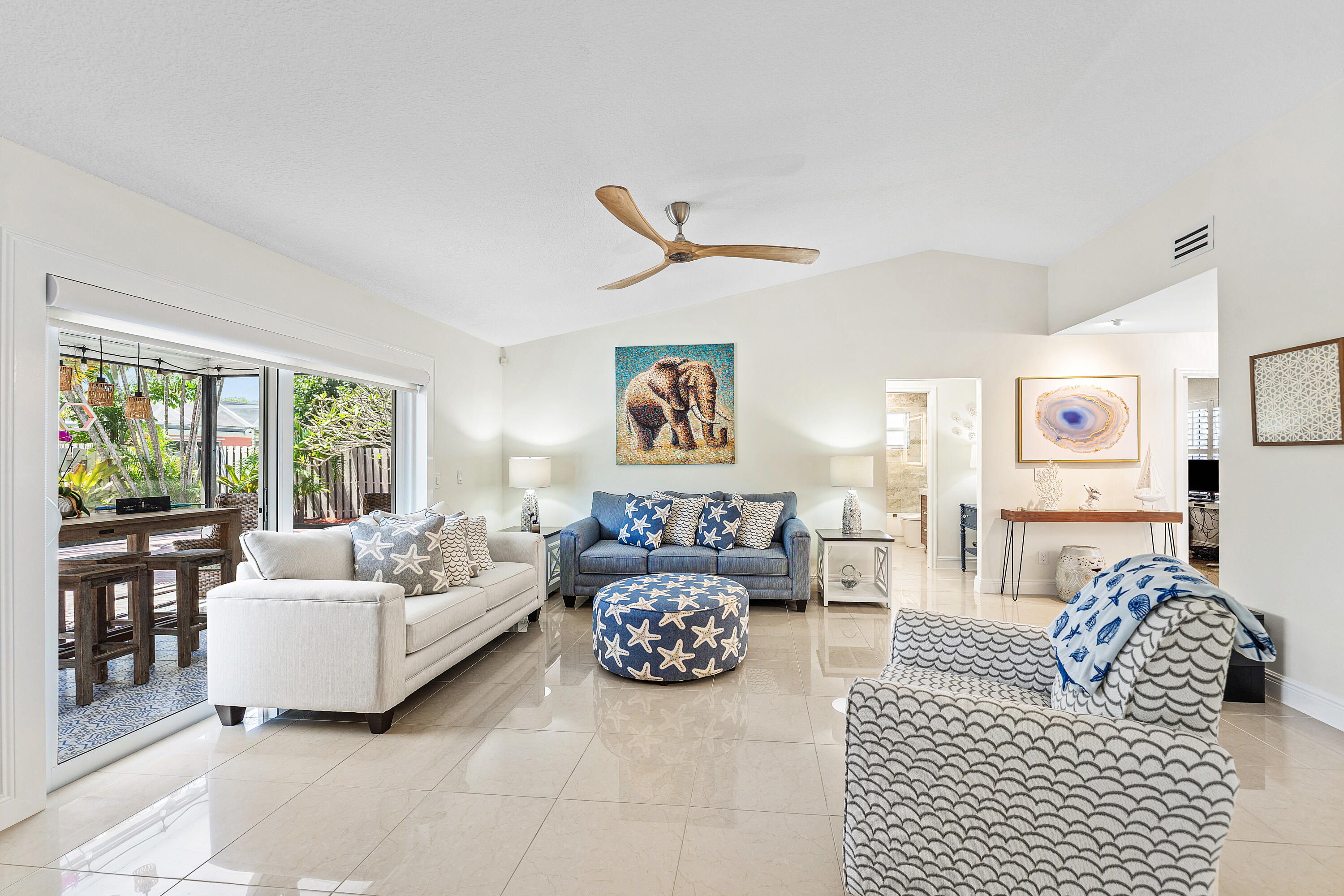 007-140ArrowheadCircle-Jupiter-FL-33458-