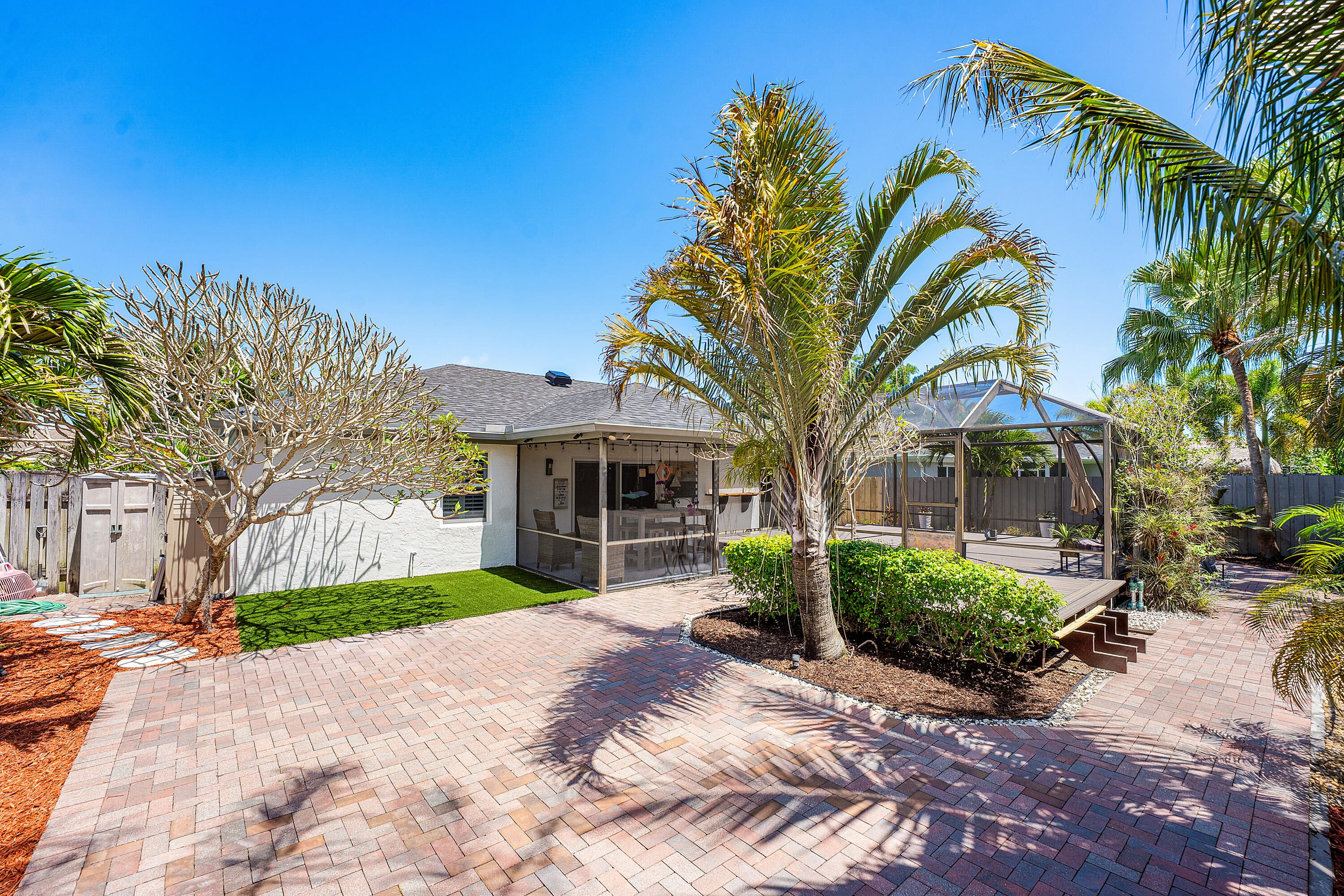028-140ArrowheadCircle-Jupiter-FL-33458-