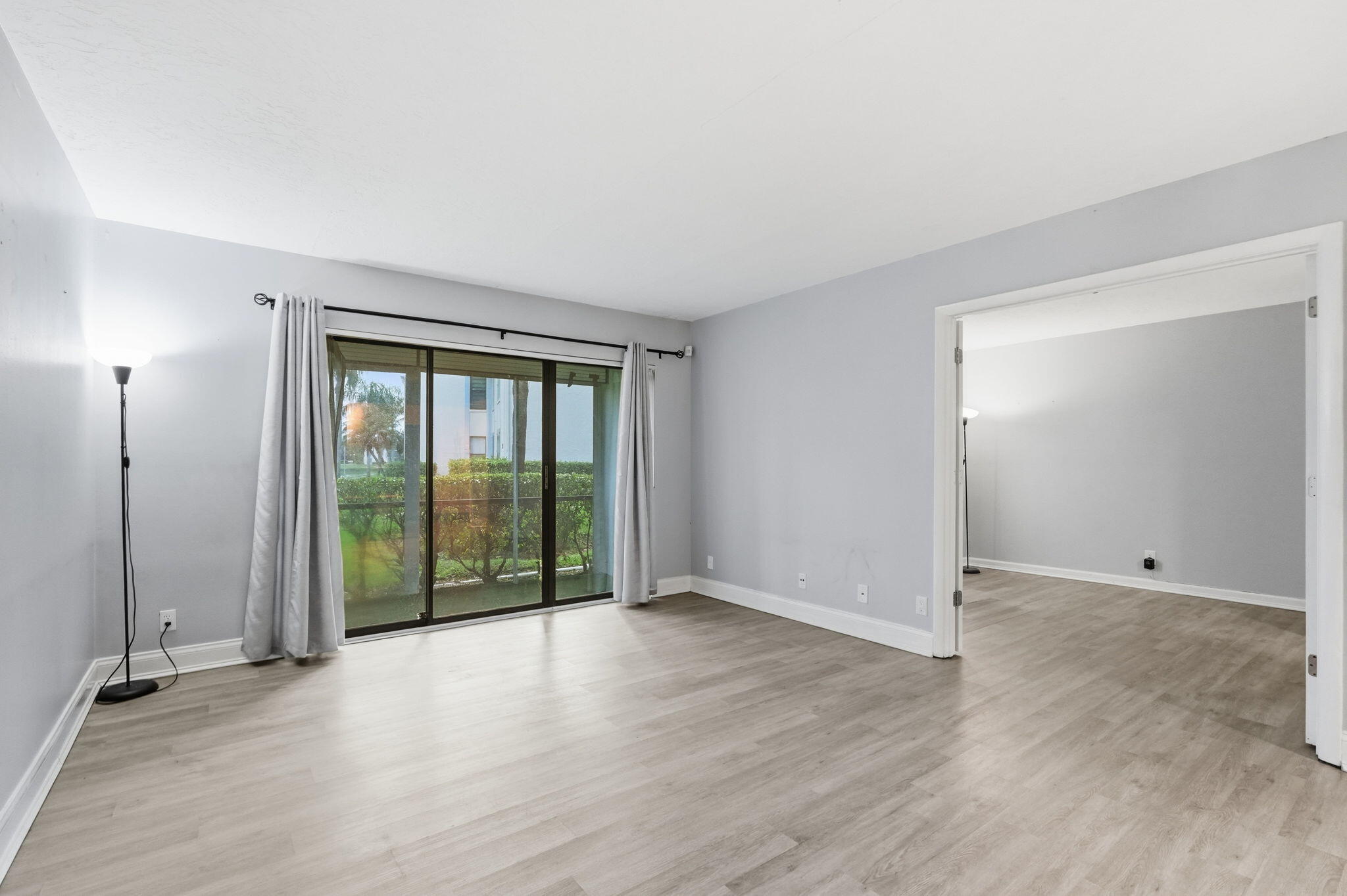 27-web-or-mls-1104_Green_Pine_Boulevard_