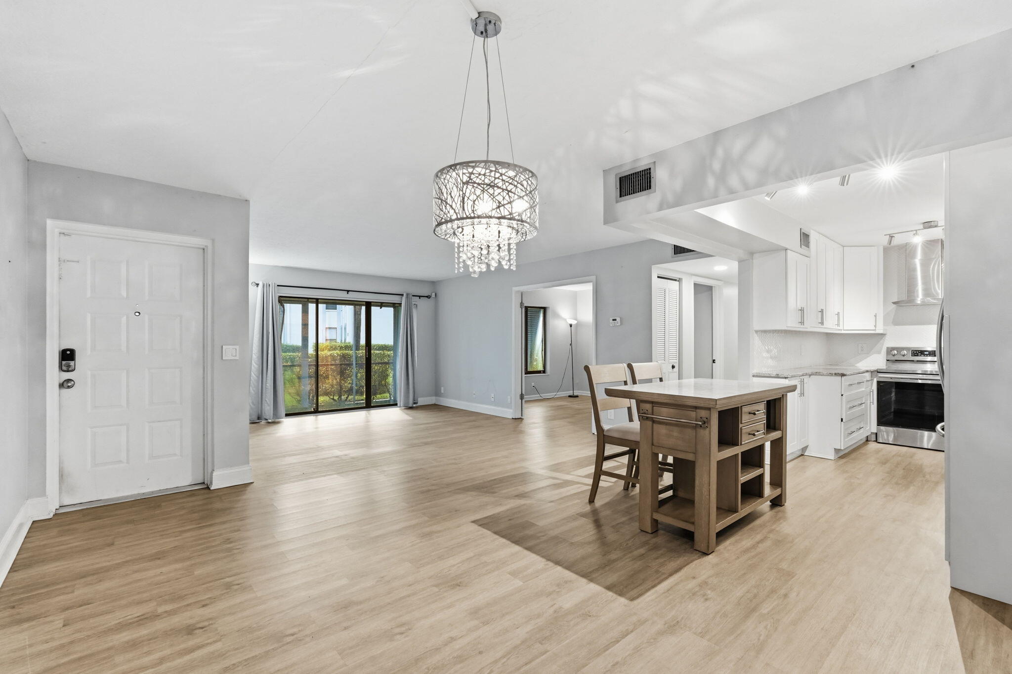16-web-or-mls-1104_Green_Pine_Boulevard_ 16-web-or-mls-1104_Green_Pine_Boulevard_