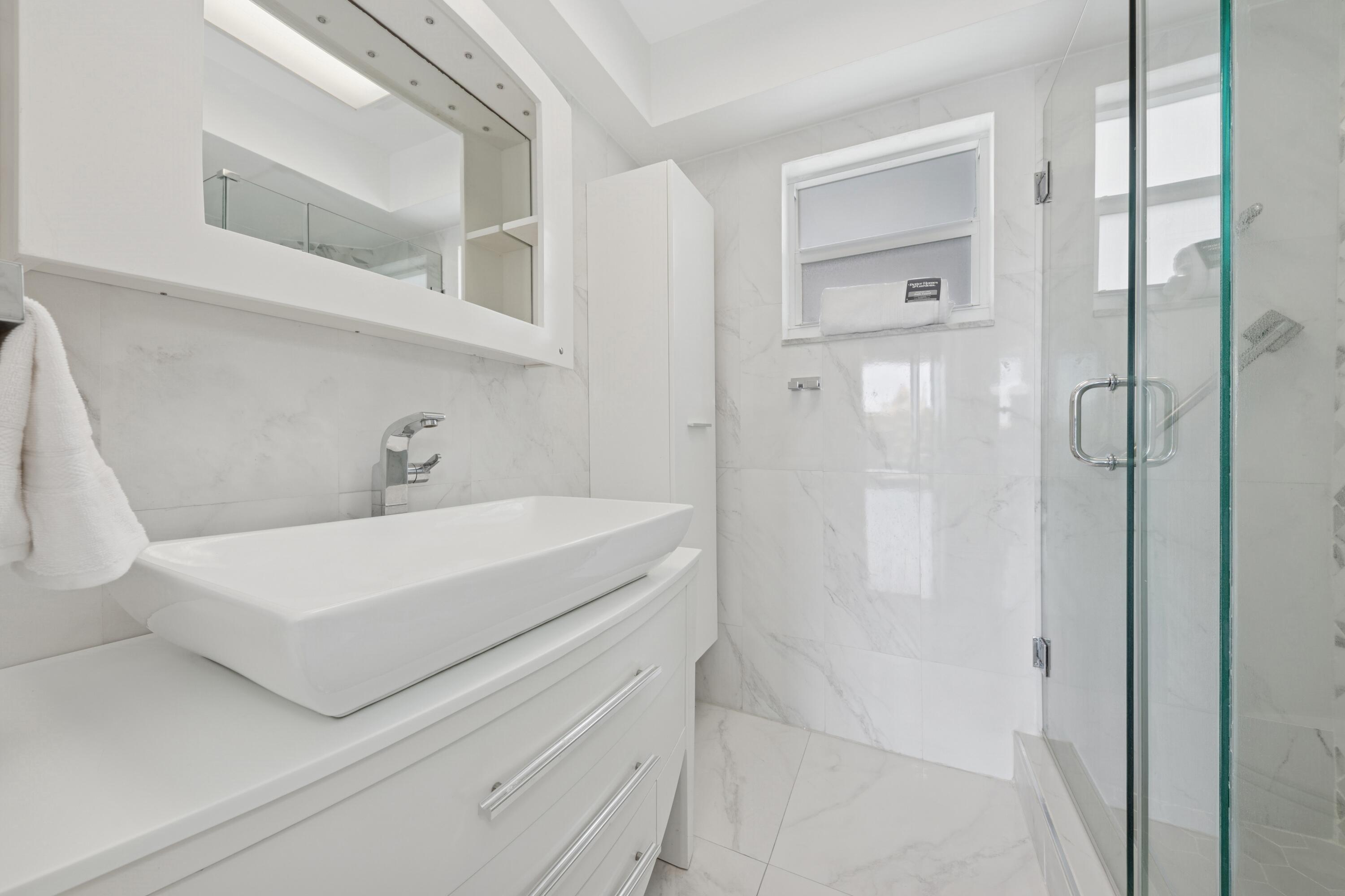 520 bathroom 3