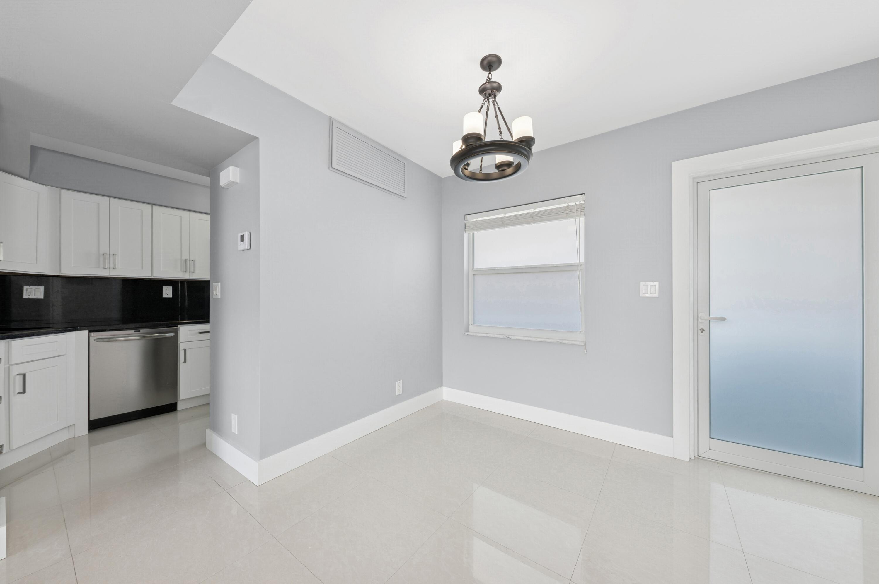520 dining room kitchen